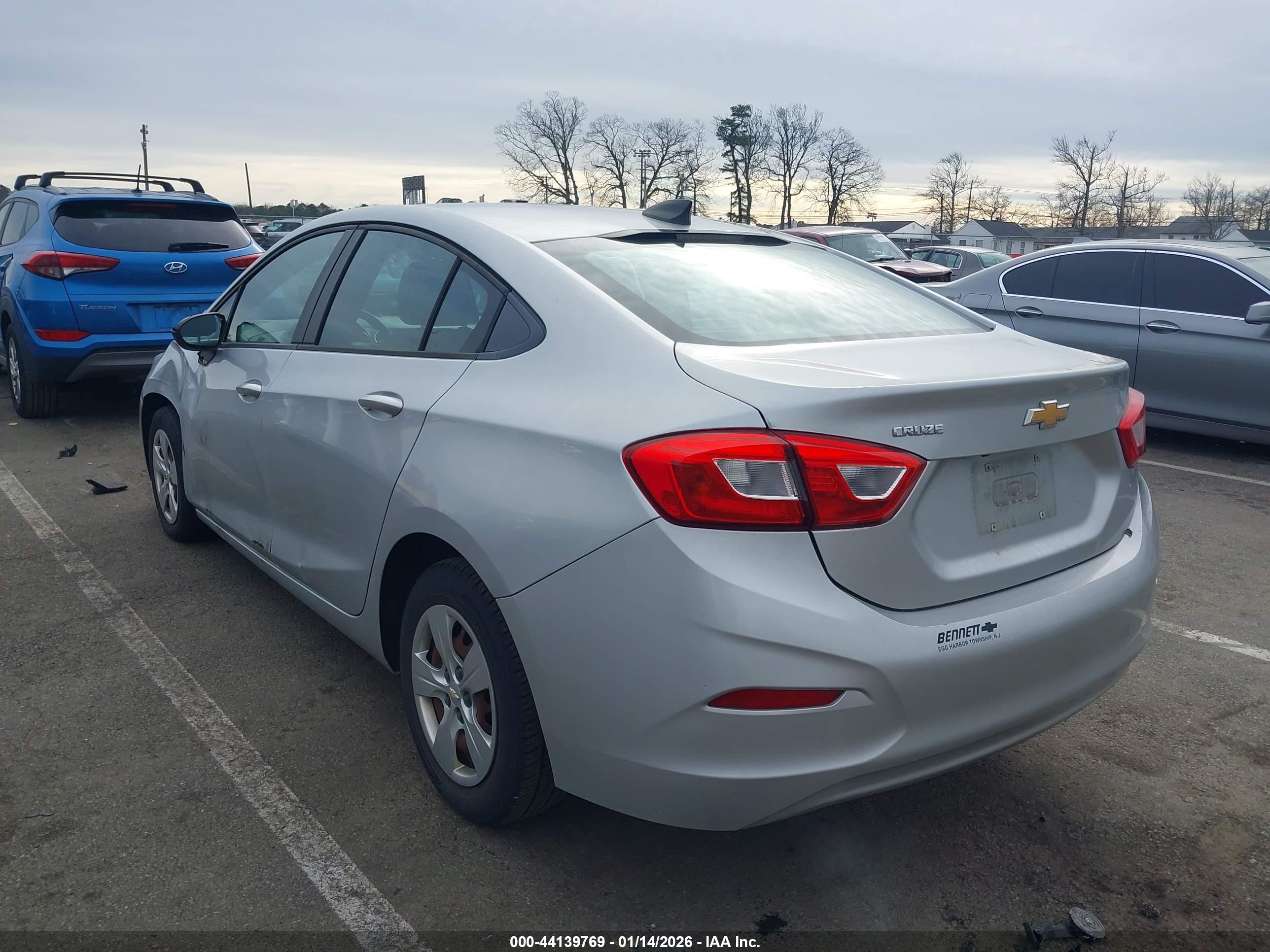 CHEVROLET CRUZE image 3