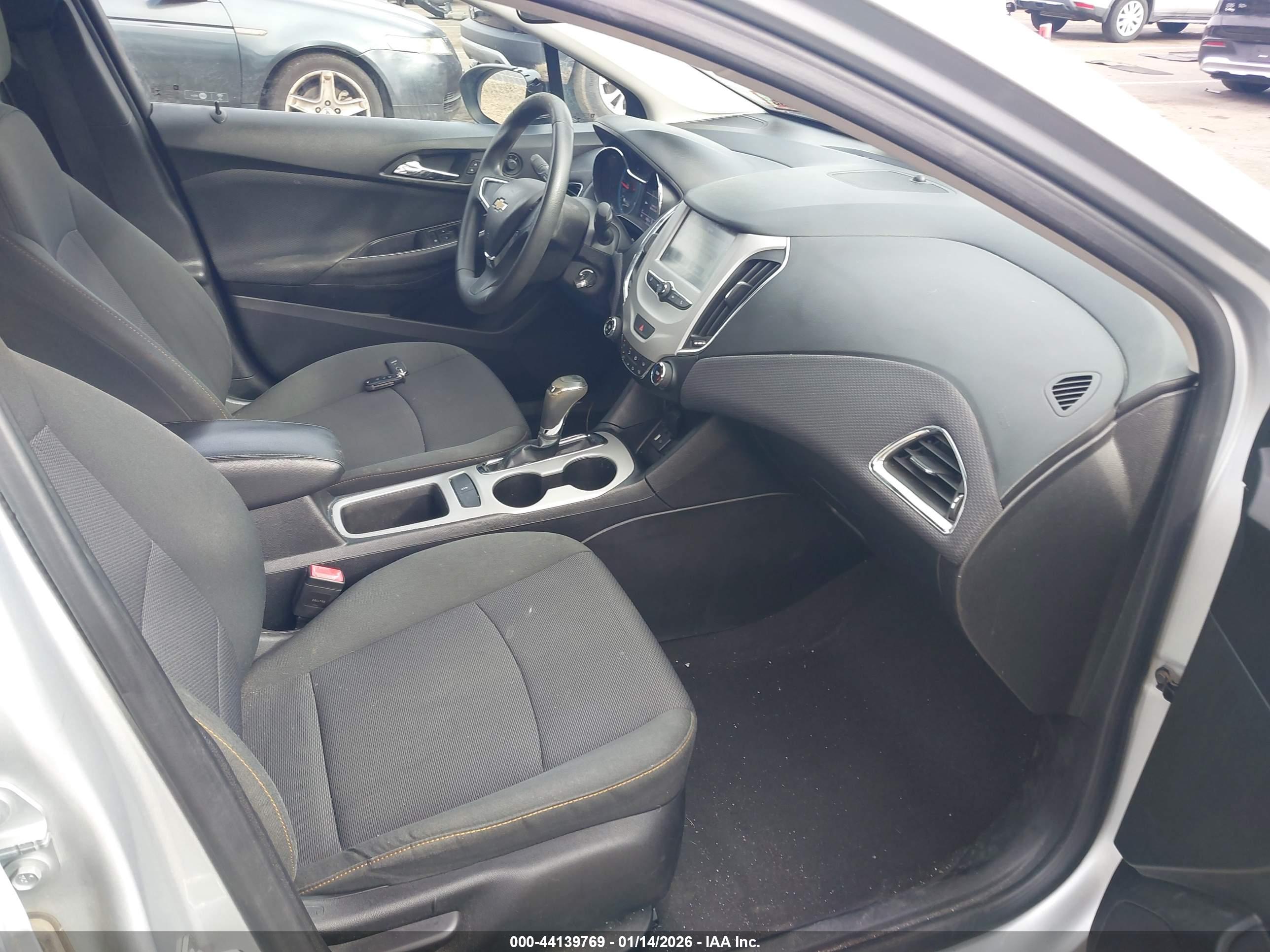 CHEVROLET CRUZE image 5