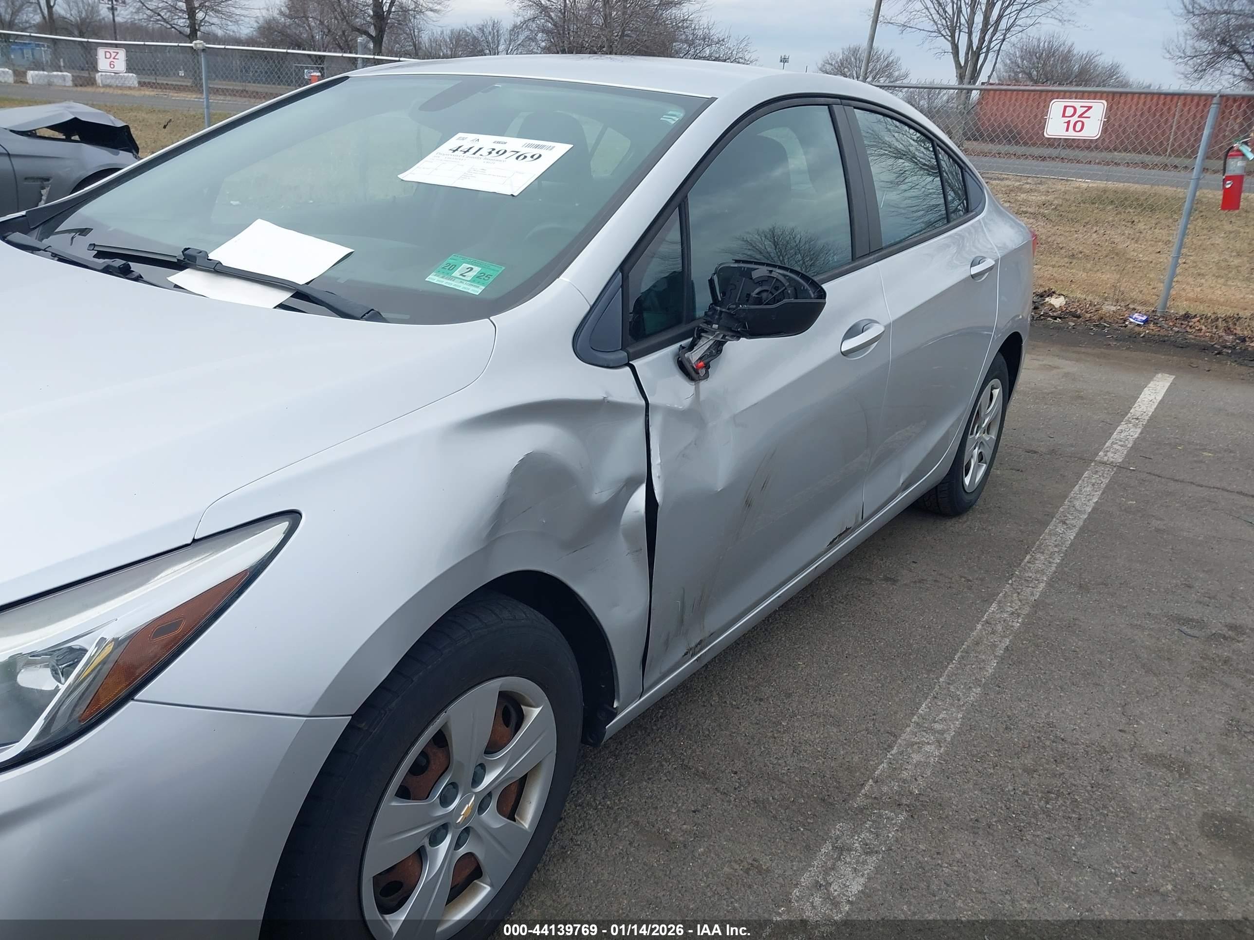 CHEVROLET CRUZE image 6