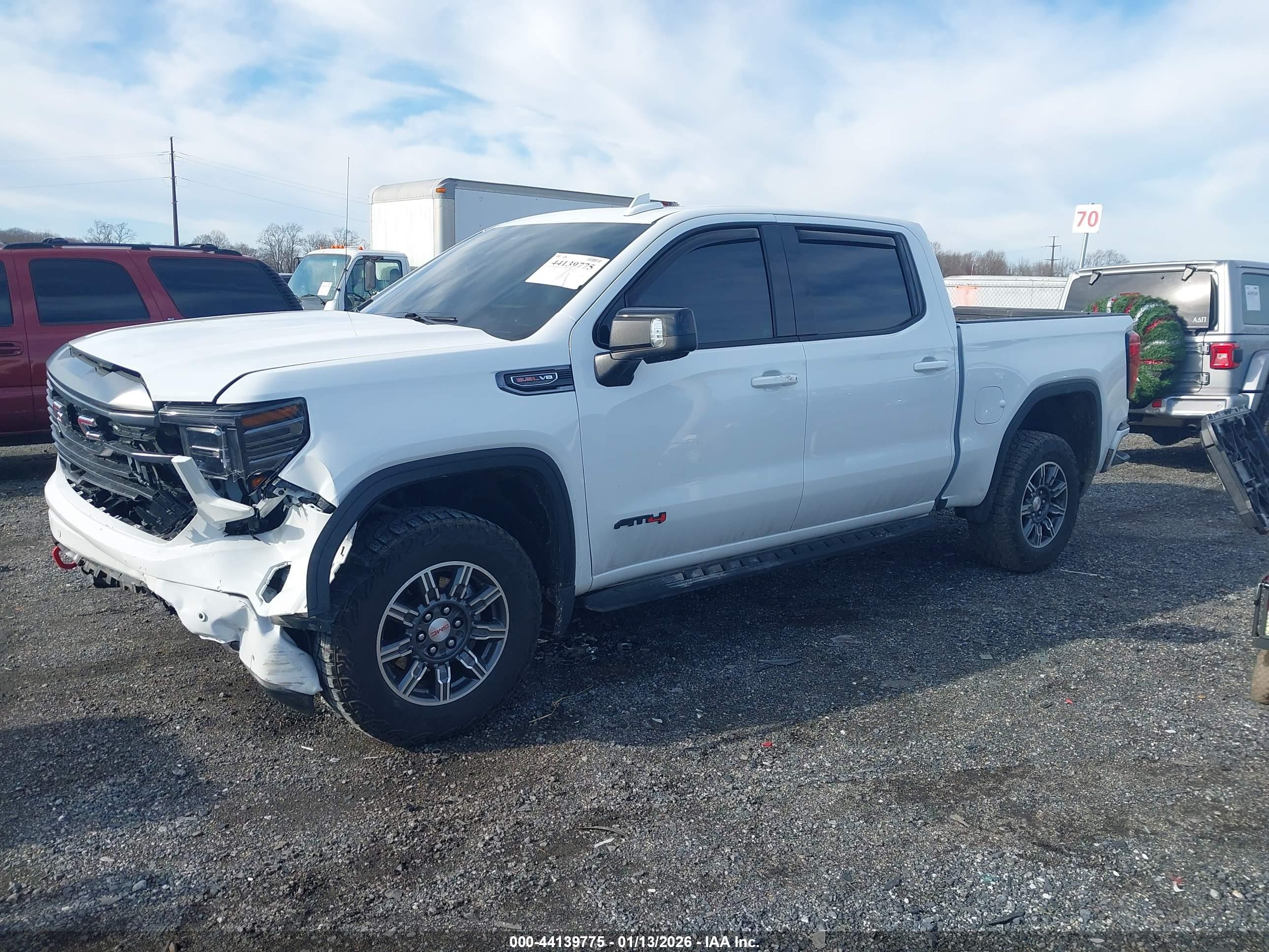 GMC SIERRA image 2