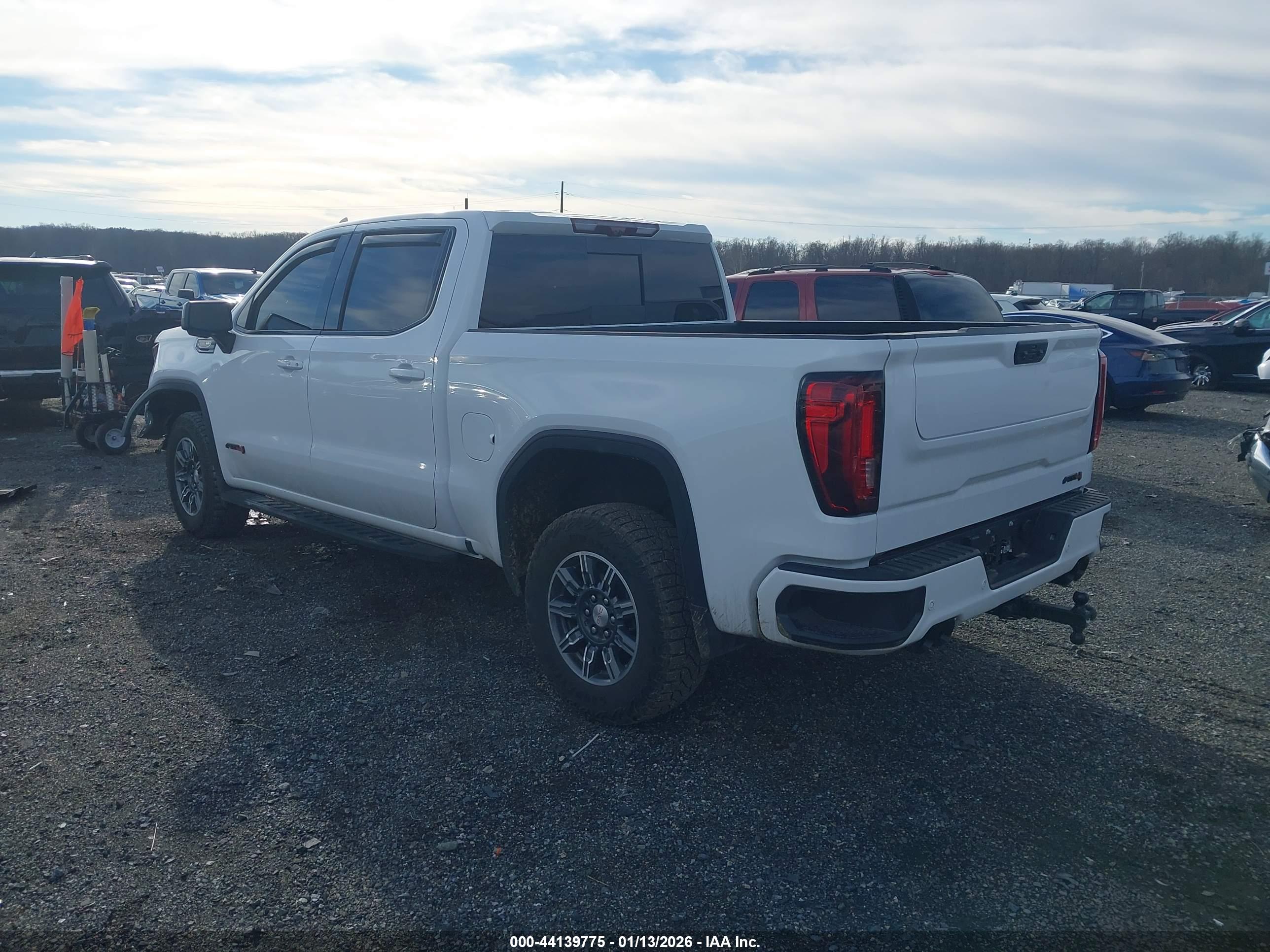 GMC SIERRA image 3