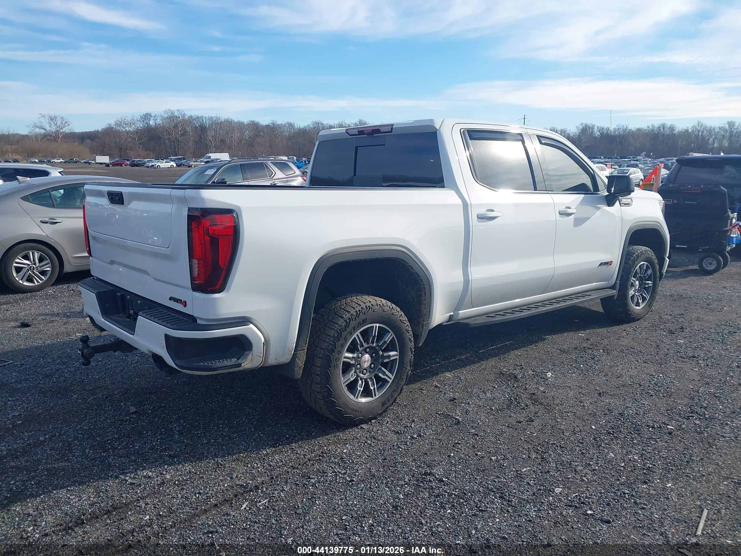 GMC SIERRA image 4