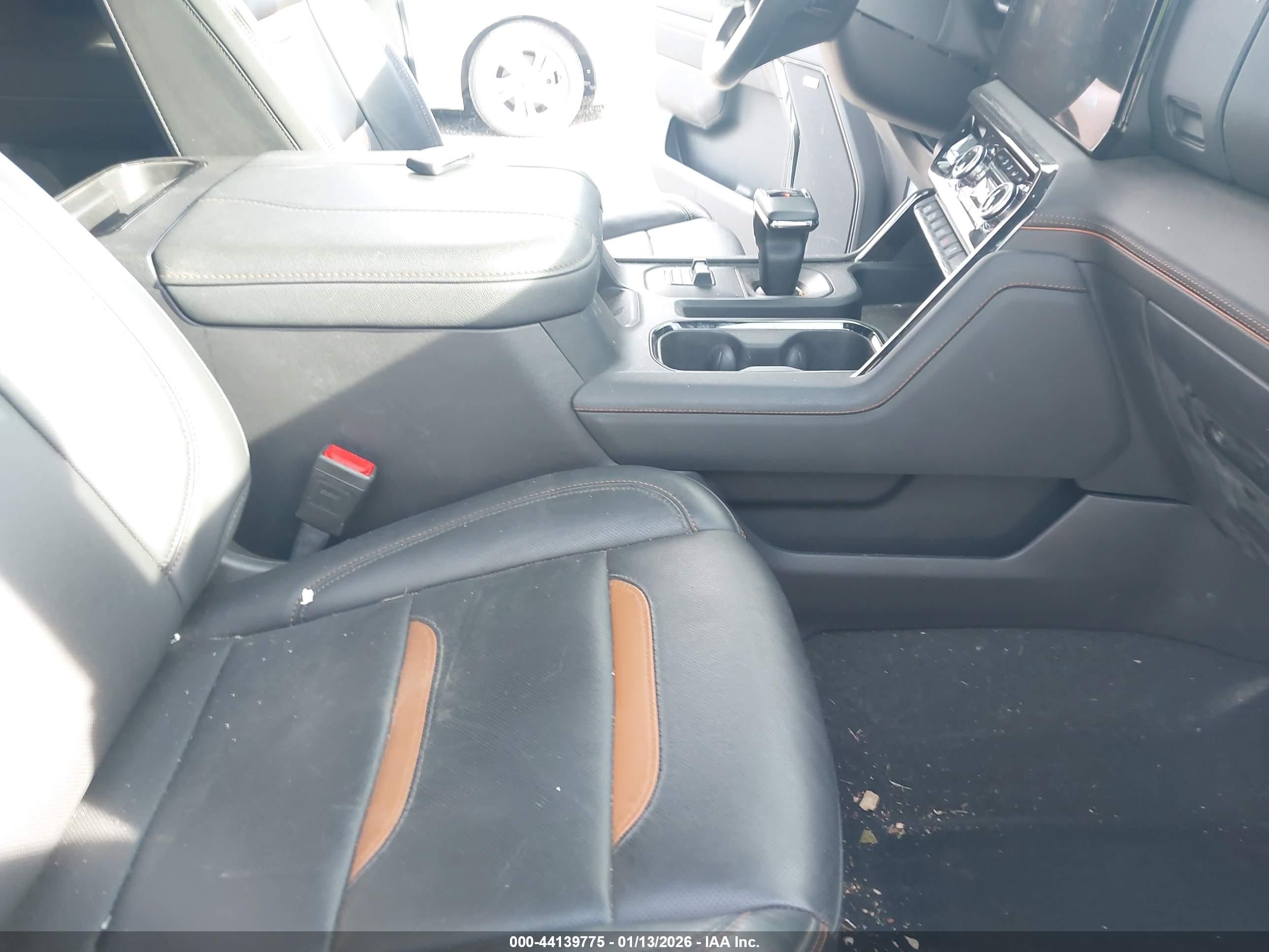 GMC SIERRA image 5