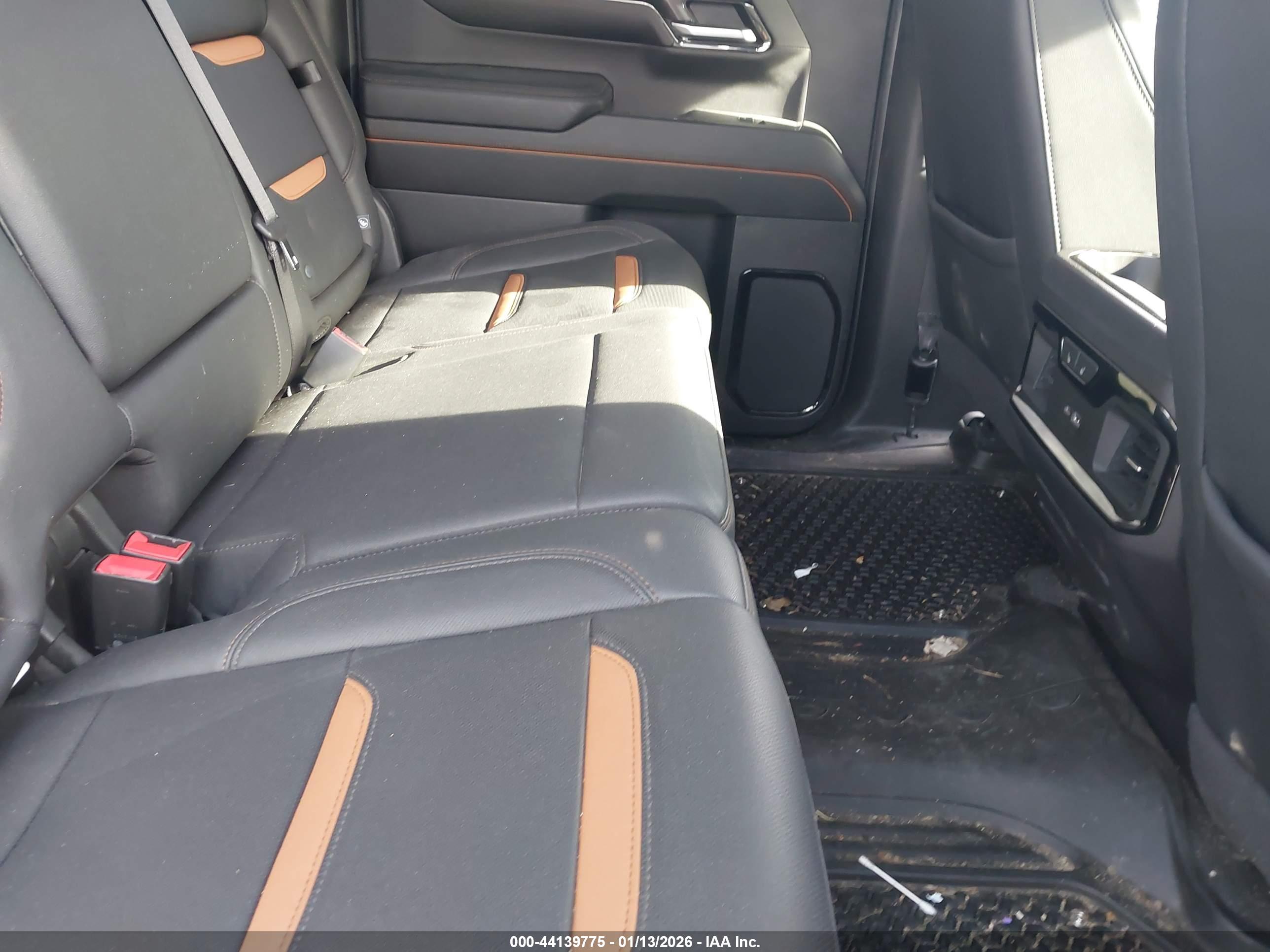 GMC SIERRA image 8
