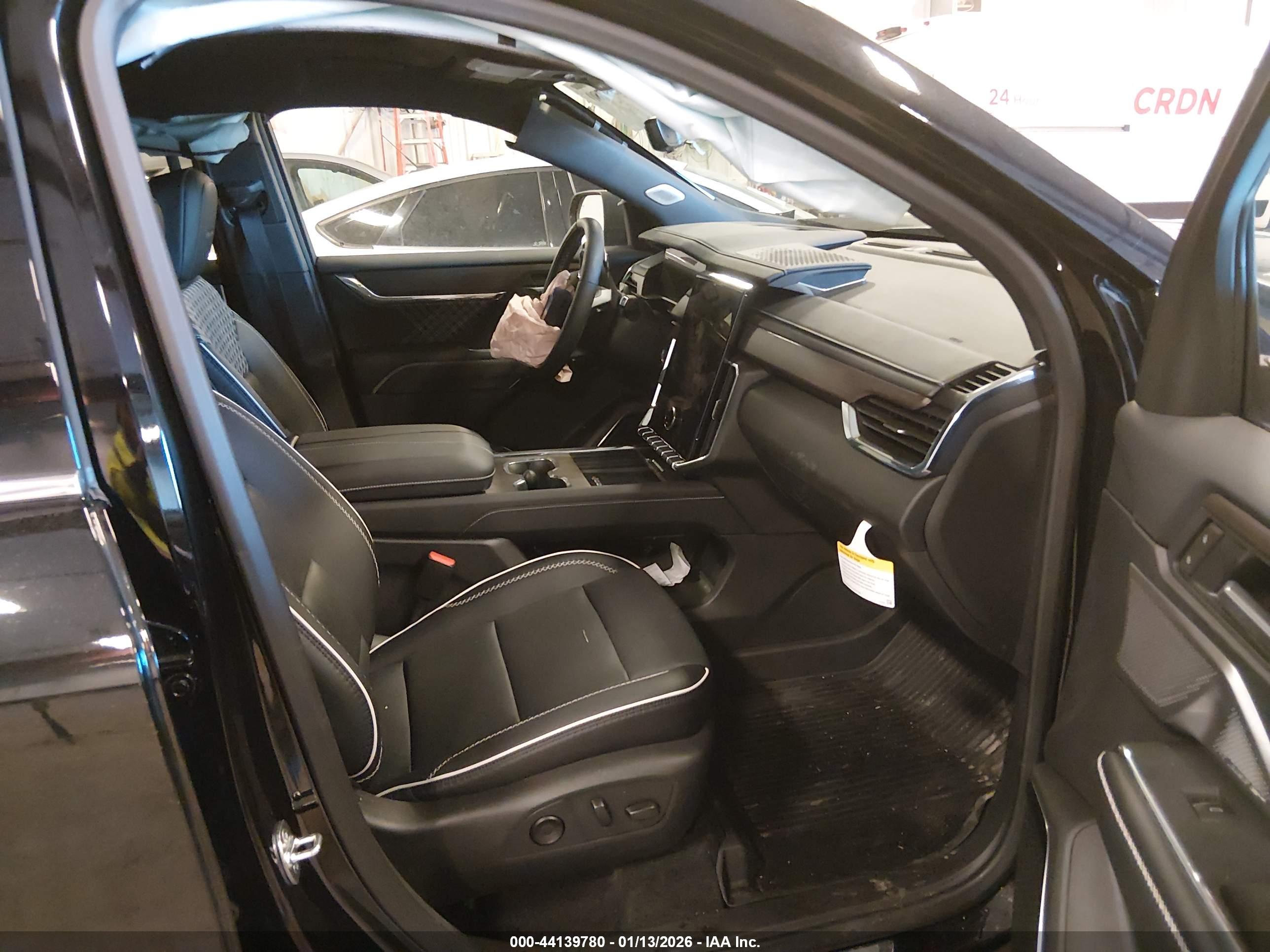 GMC ACADIA image 5