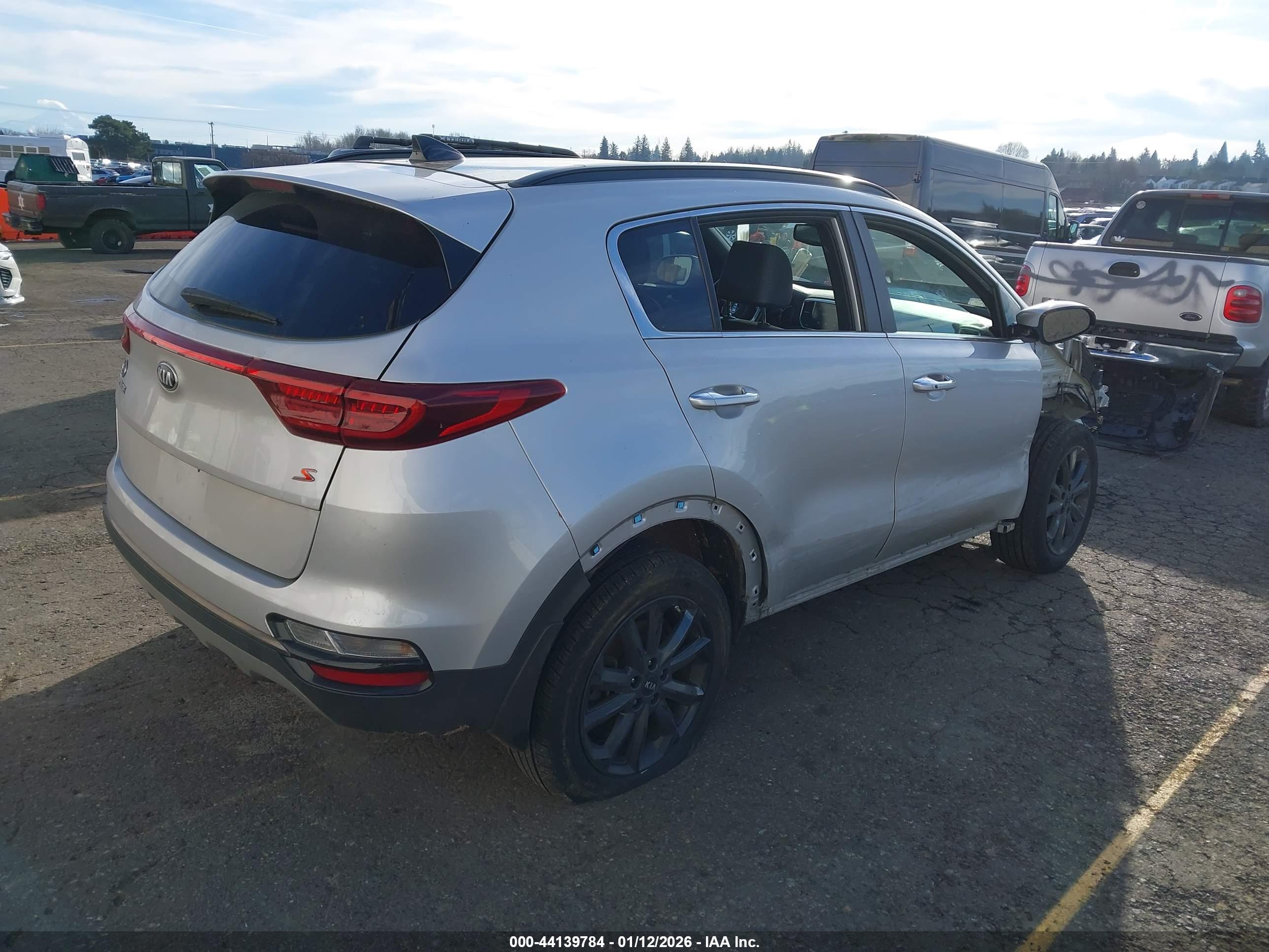 KIA SPORTAGE image 4
