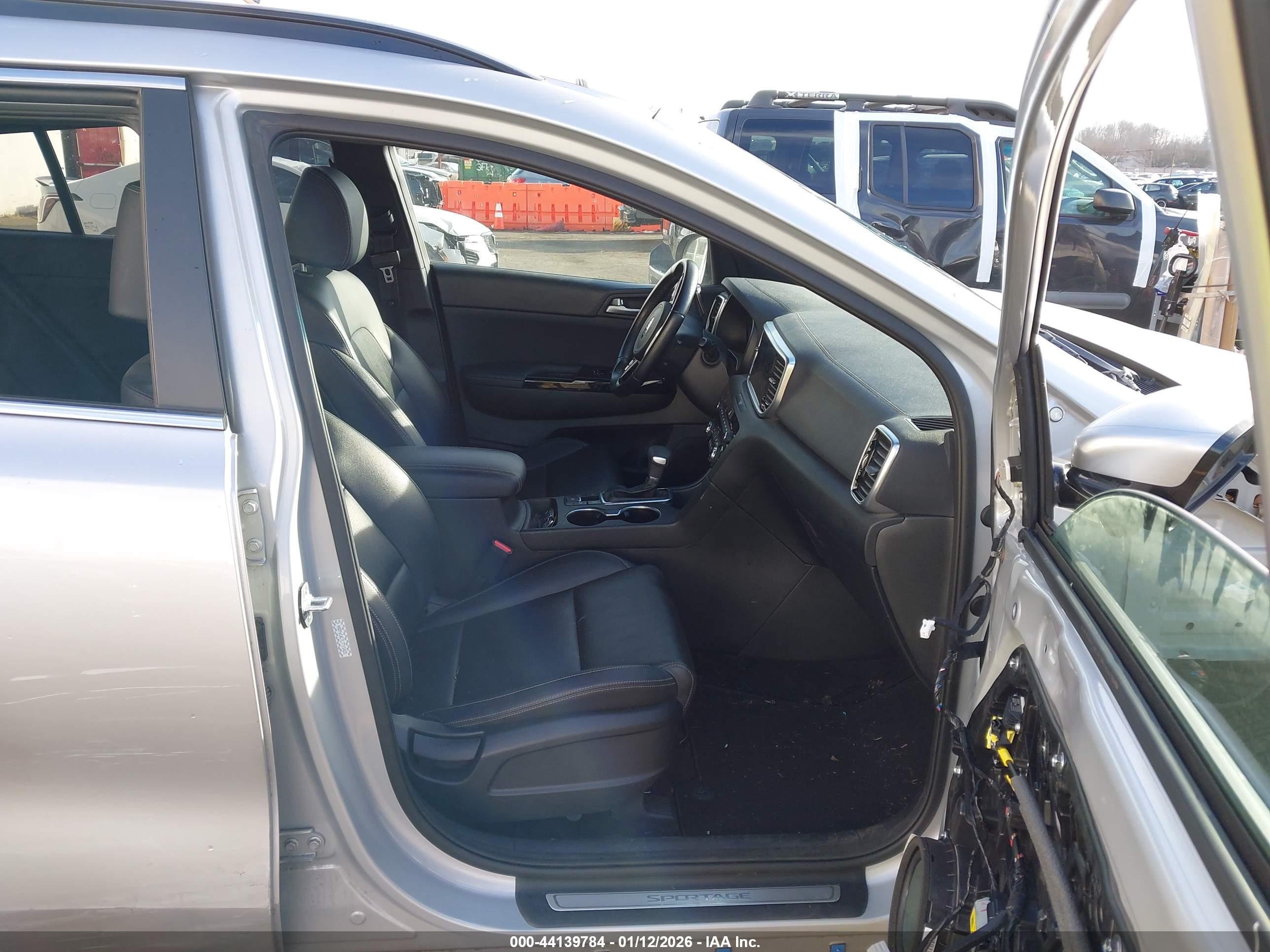 KIA SPORTAGE image 5