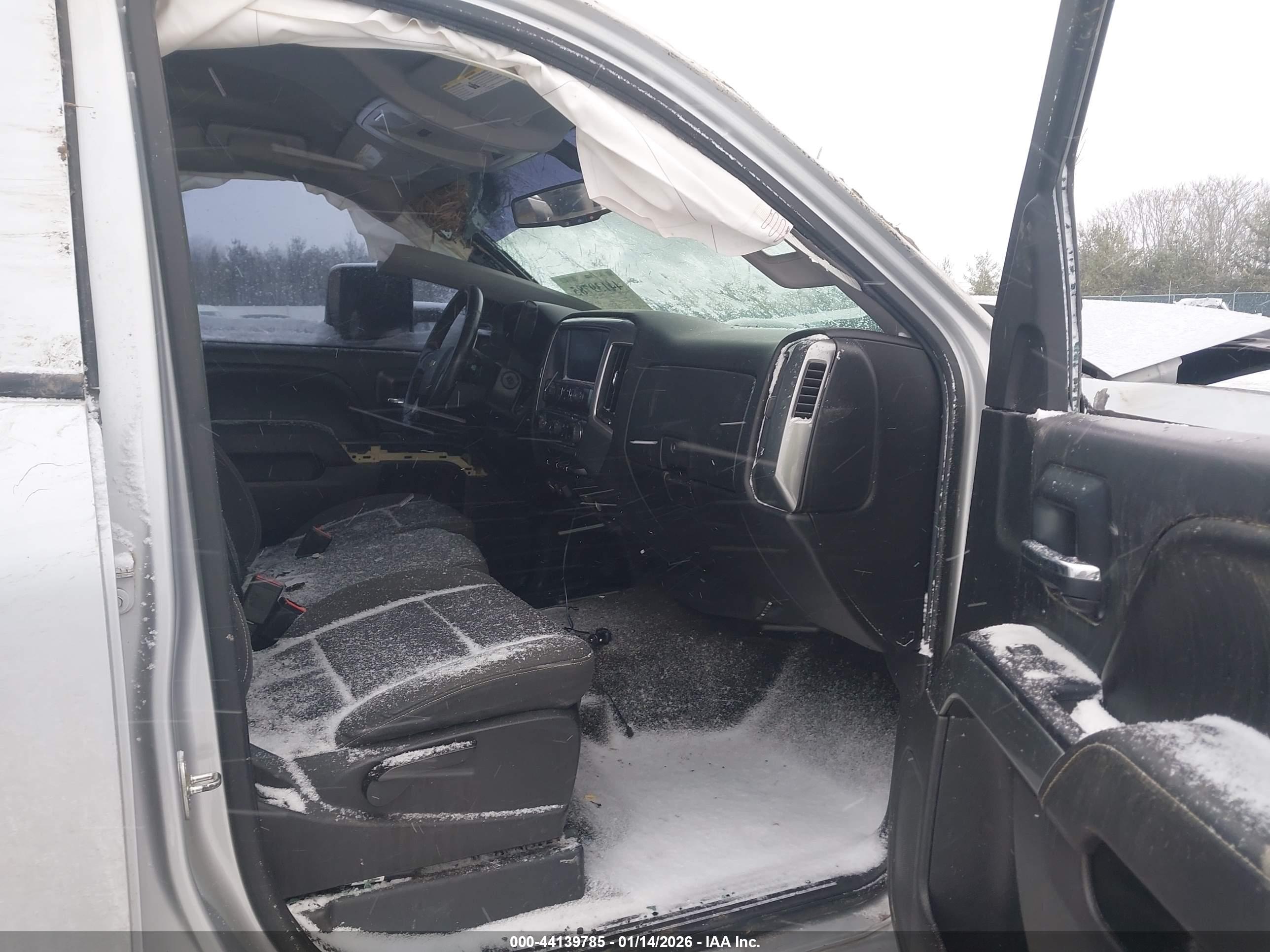 CHEVROLET SILVERADO image 5