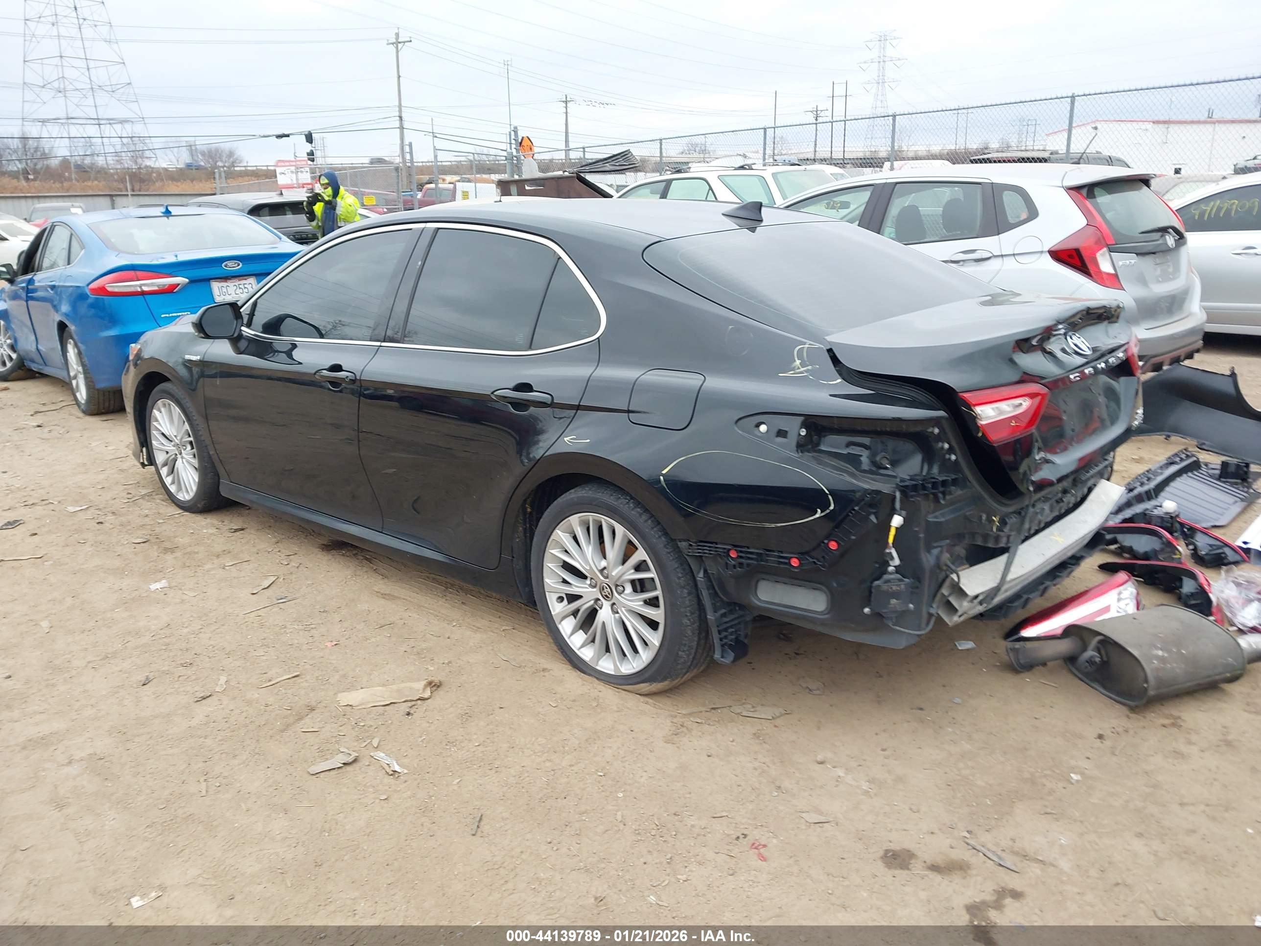 TOYOTA CAMRY image 3