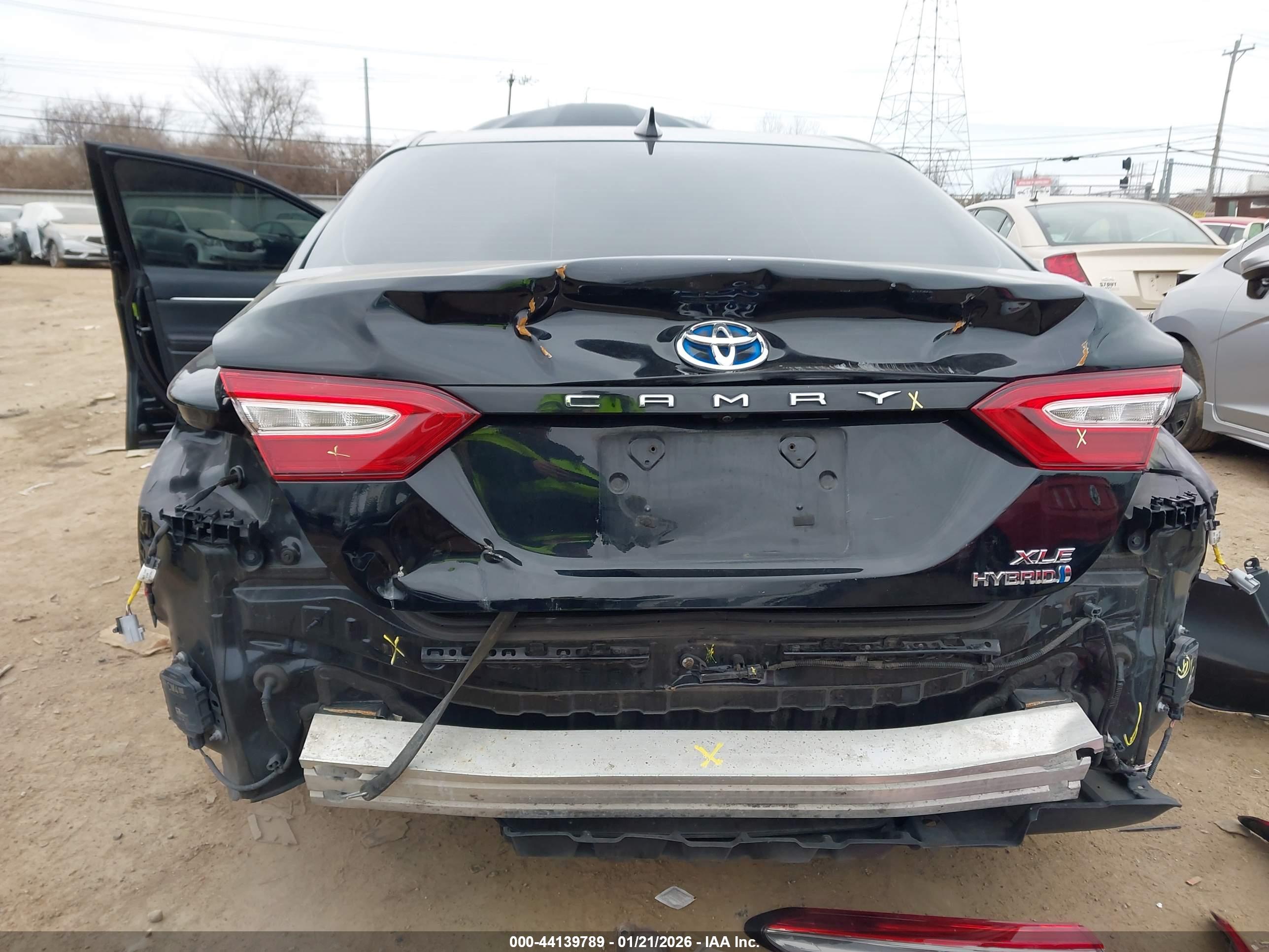 TOYOTA CAMRY image 6