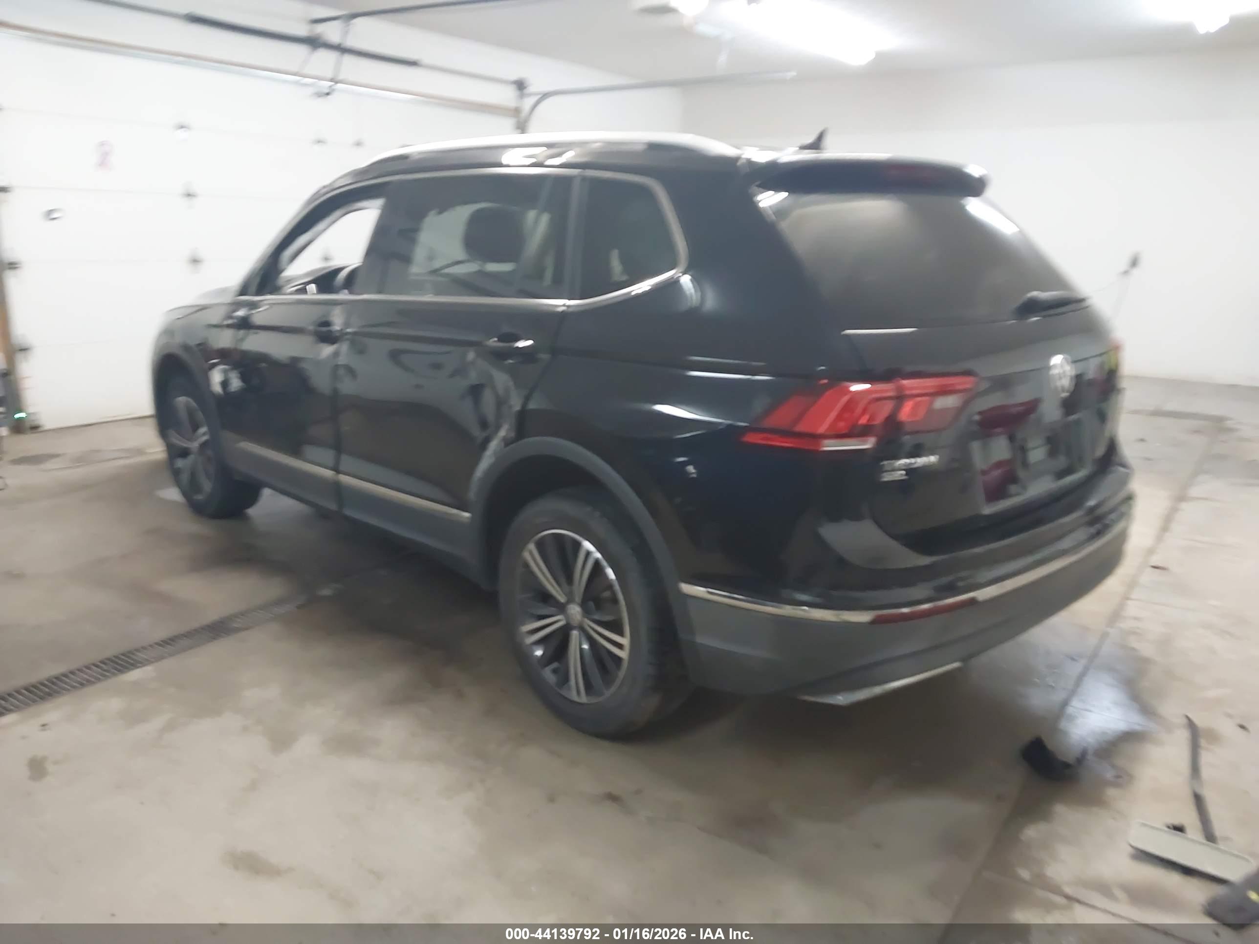 VOLKSWAGEN TIGUAN image 3