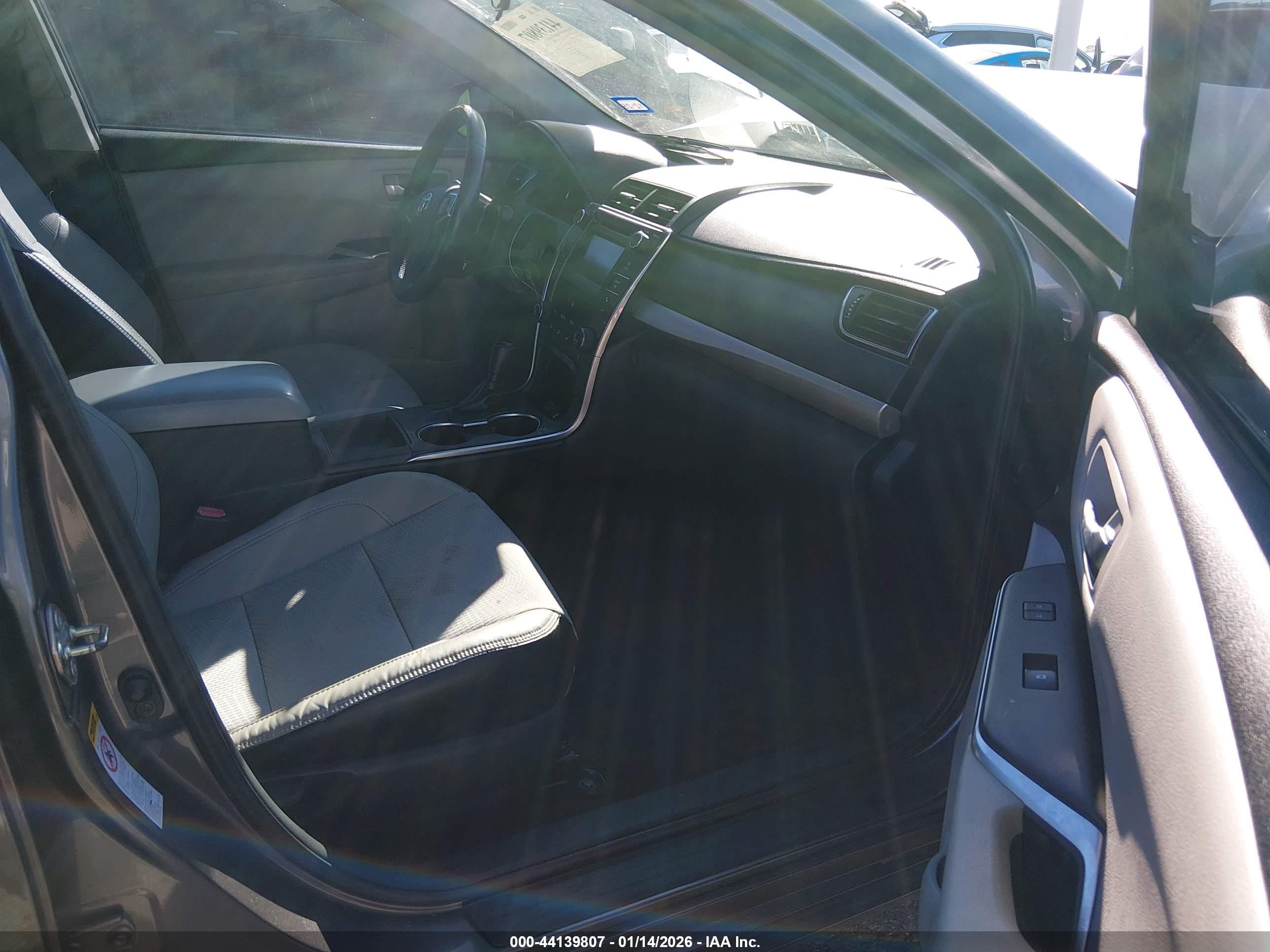 TOYOTA CAMRY image 5