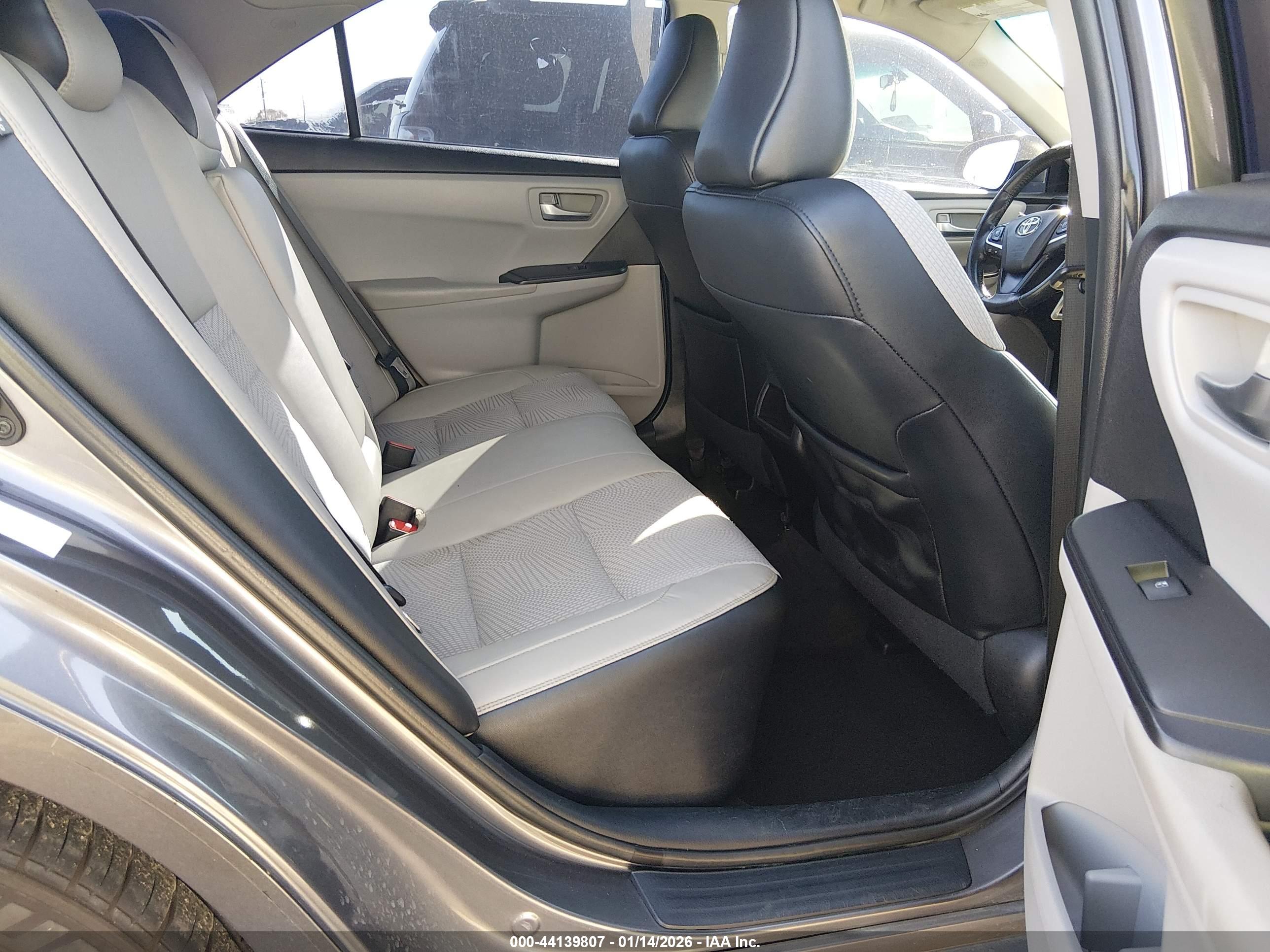 TOYOTA CAMRY image 8