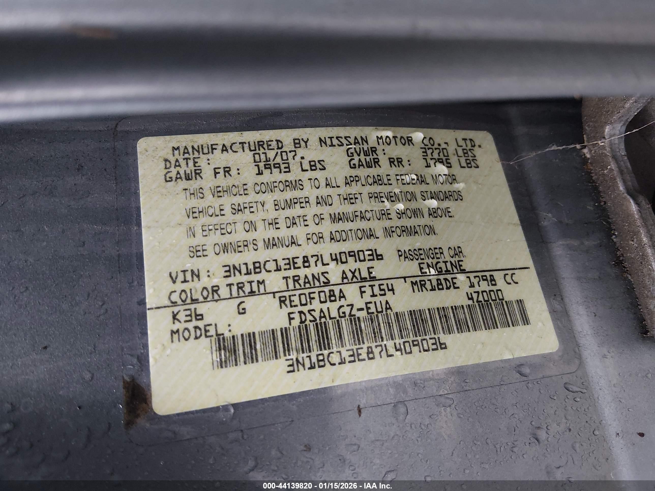 NISSAN VERSA image 9