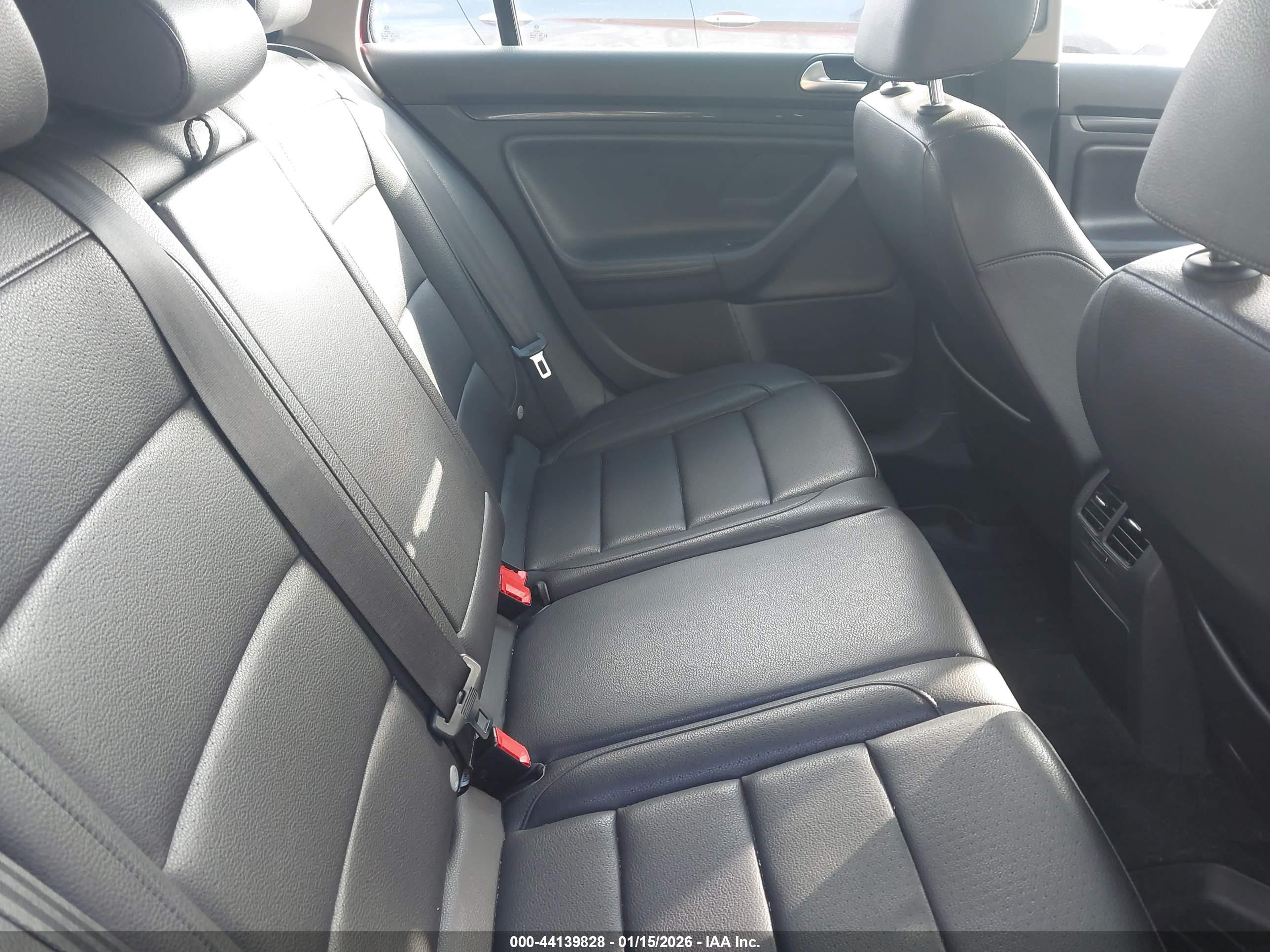 VOLKSWAGEN JETTA image 8