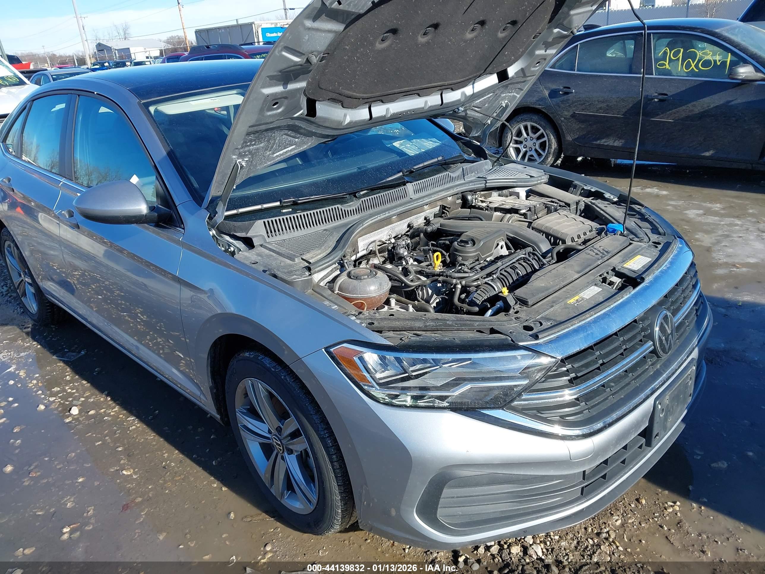 VOLKSWAGEN JETTA image 6