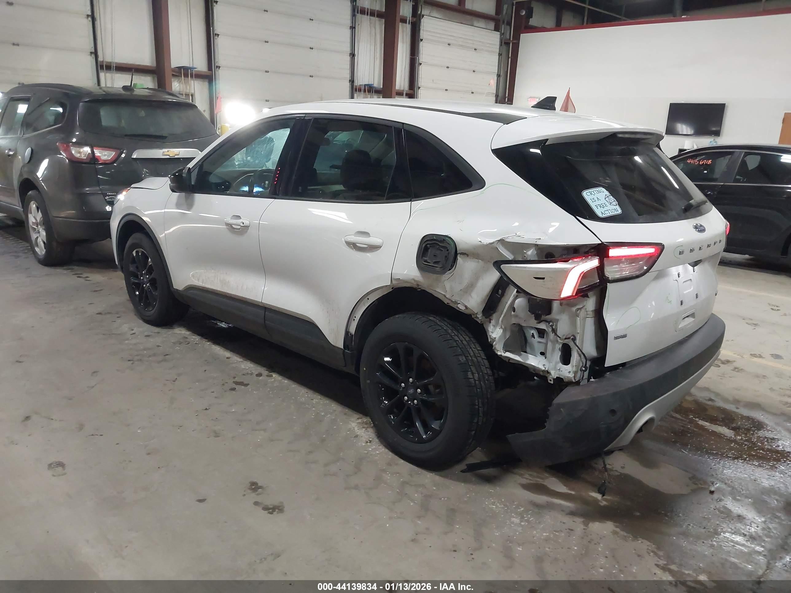 FORD ESCAPE image 3