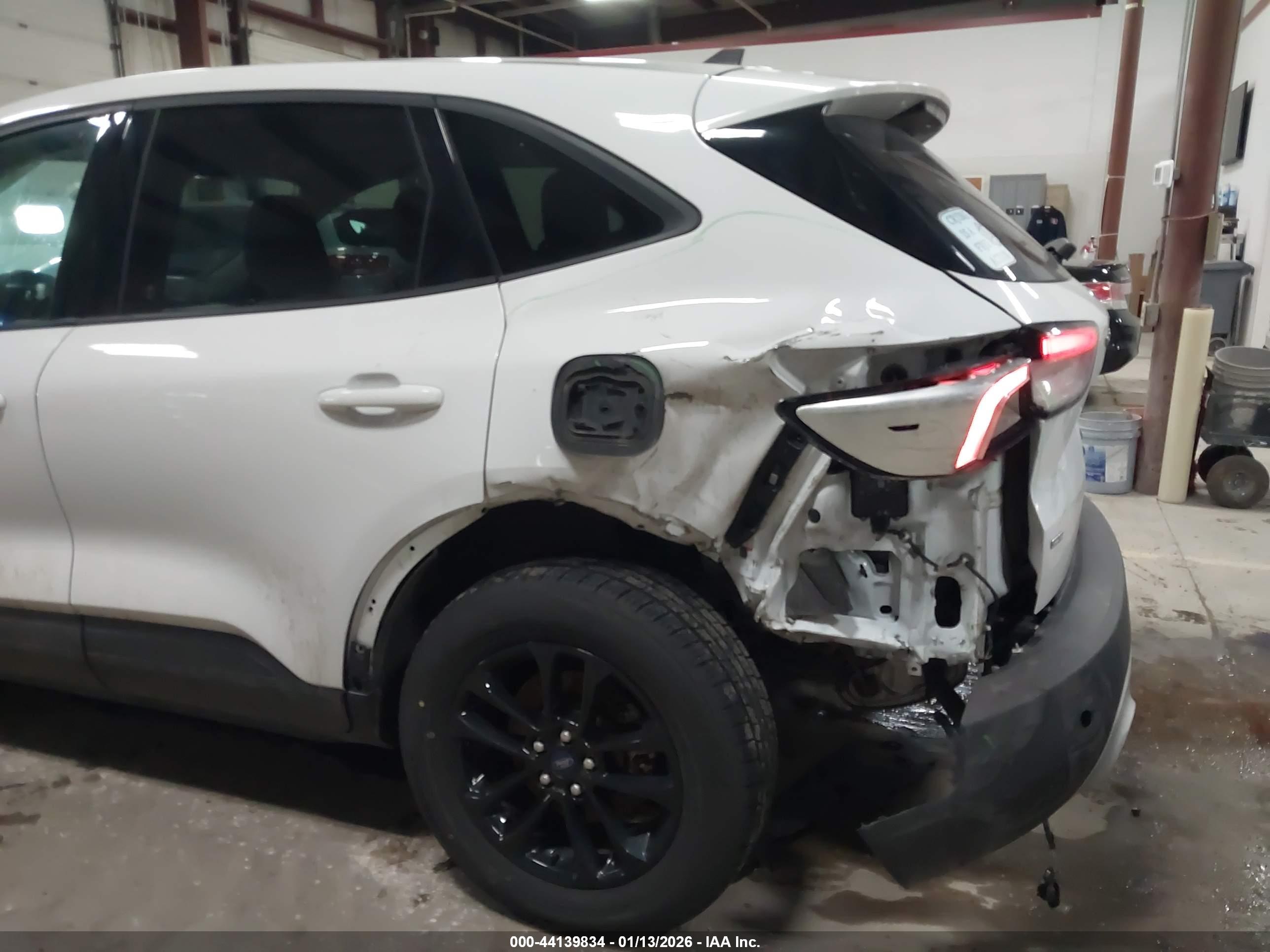 FORD ESCAPE image 6