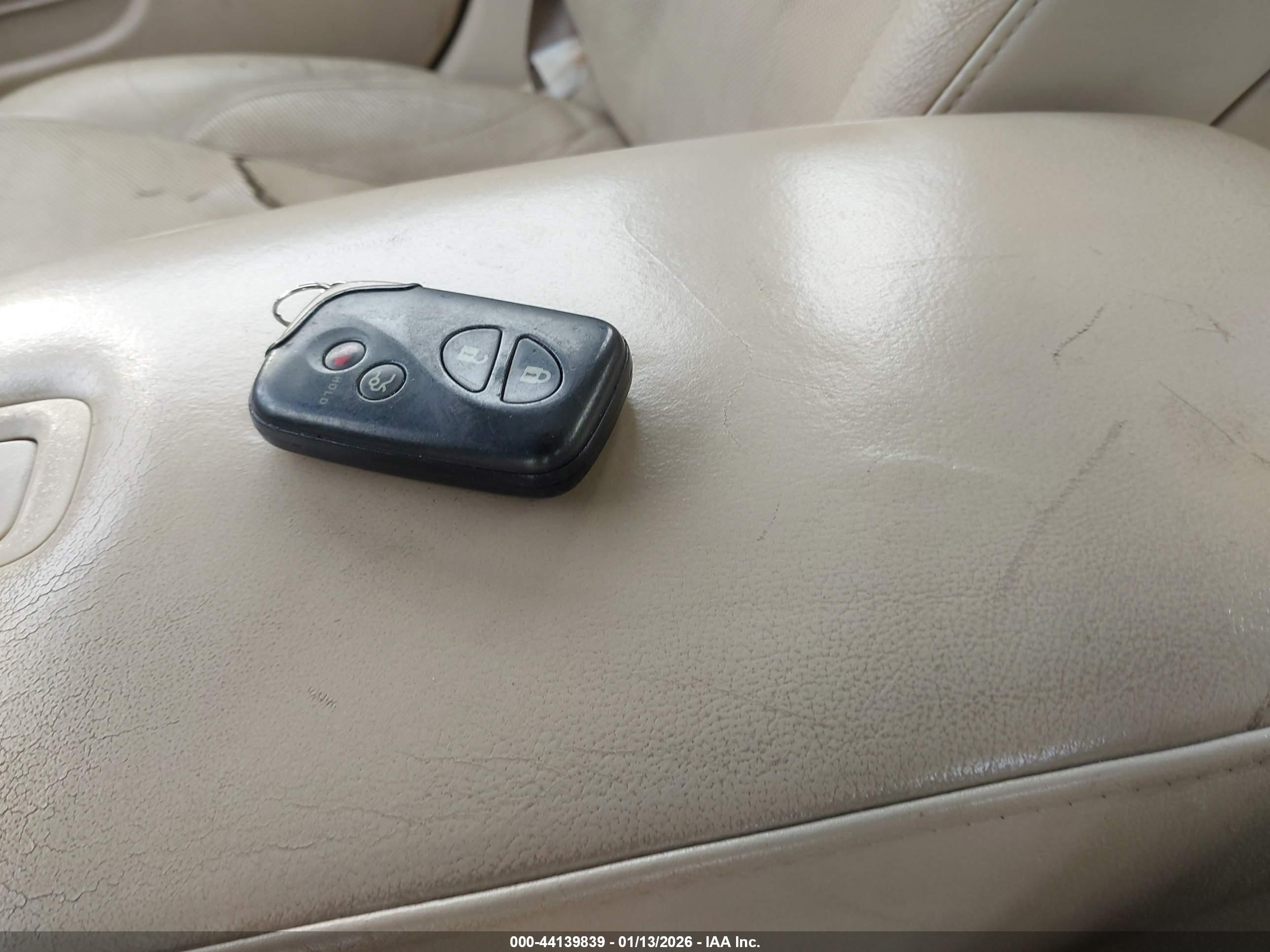 LEXUS ES image 11
