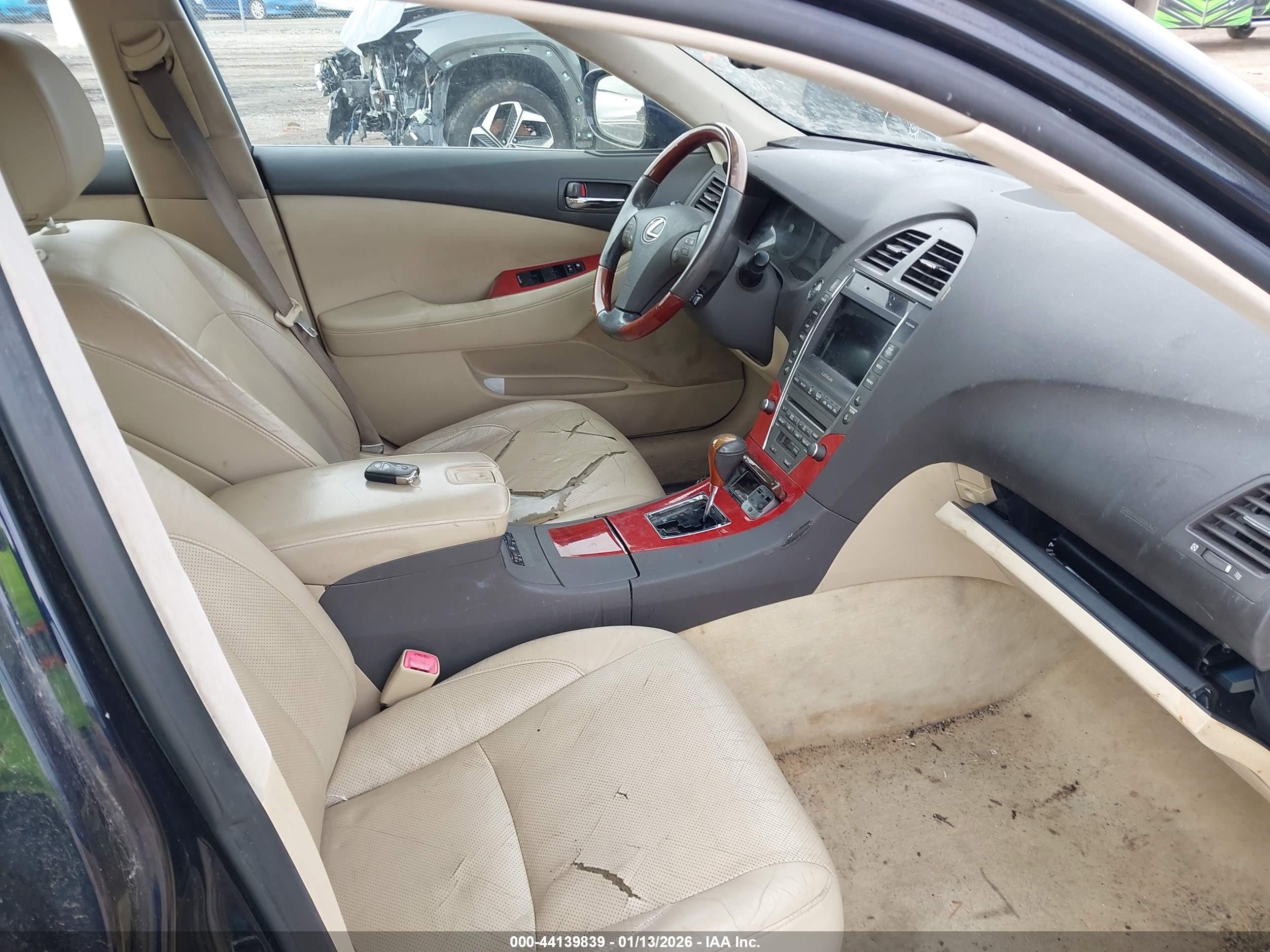 LEXUS ES image 5