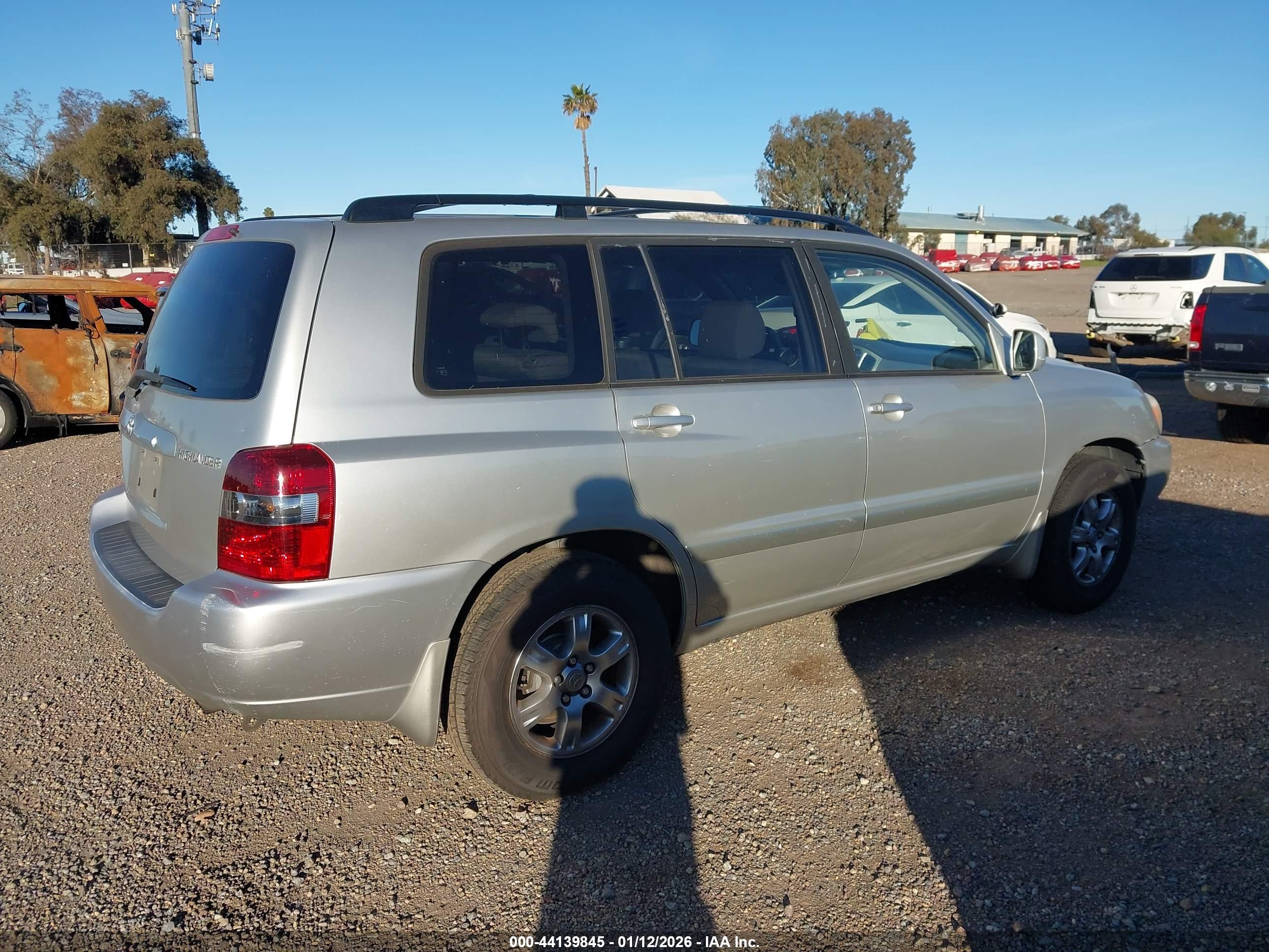 TOYOTA HIGHLANDER image 4
