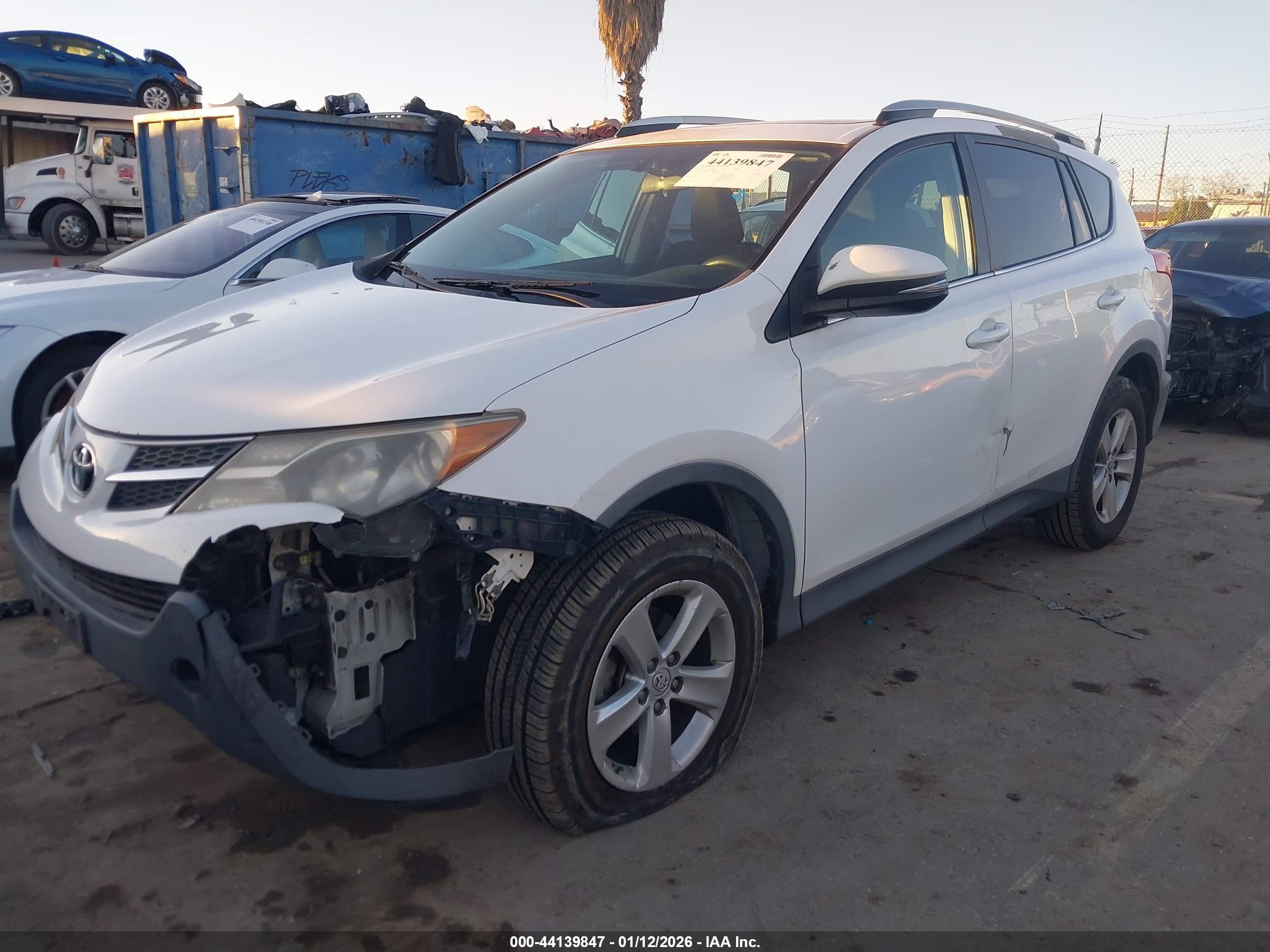 TOYOTA RAV4 image 2