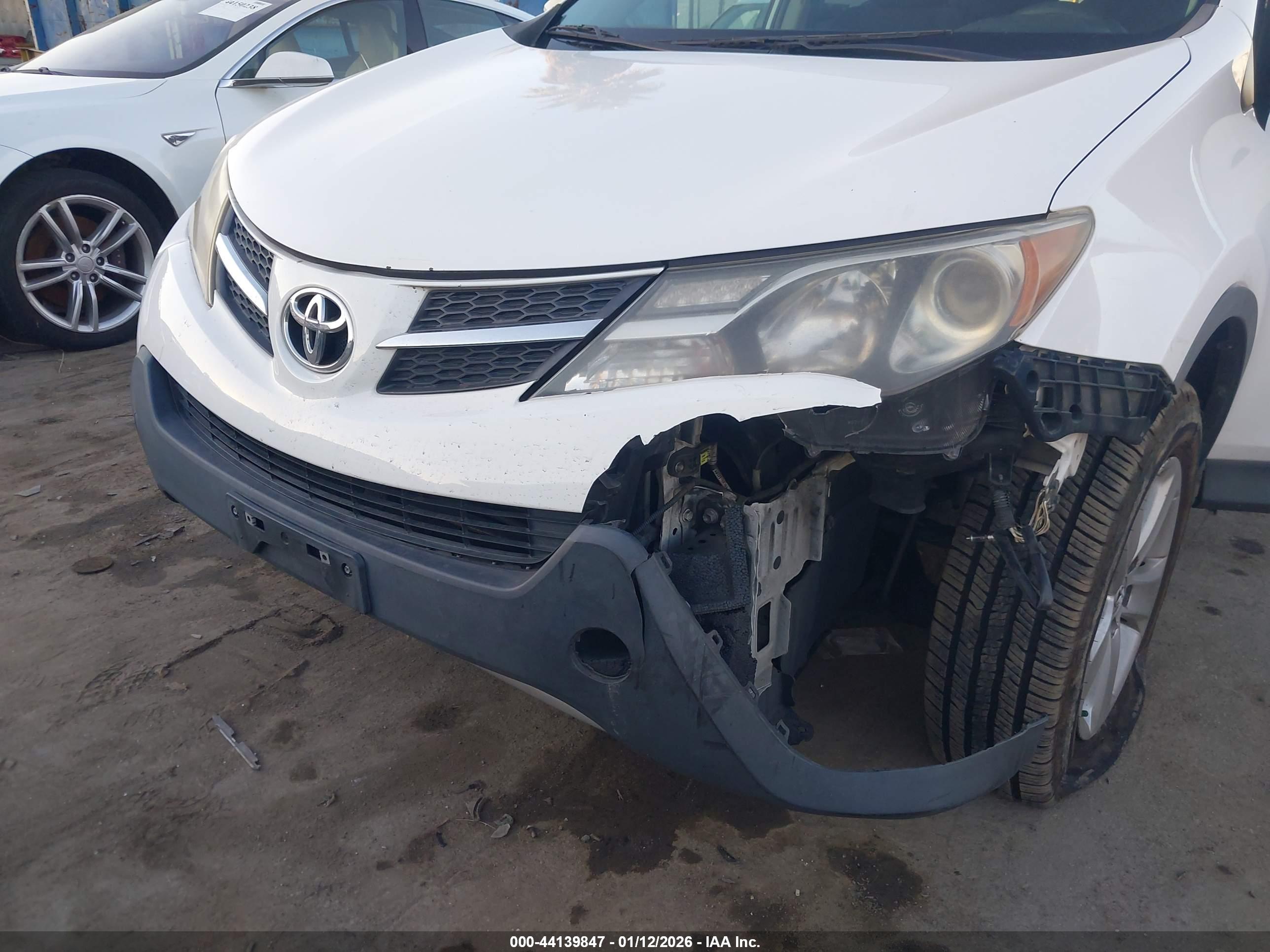 TOYOTA RAV4 image 6