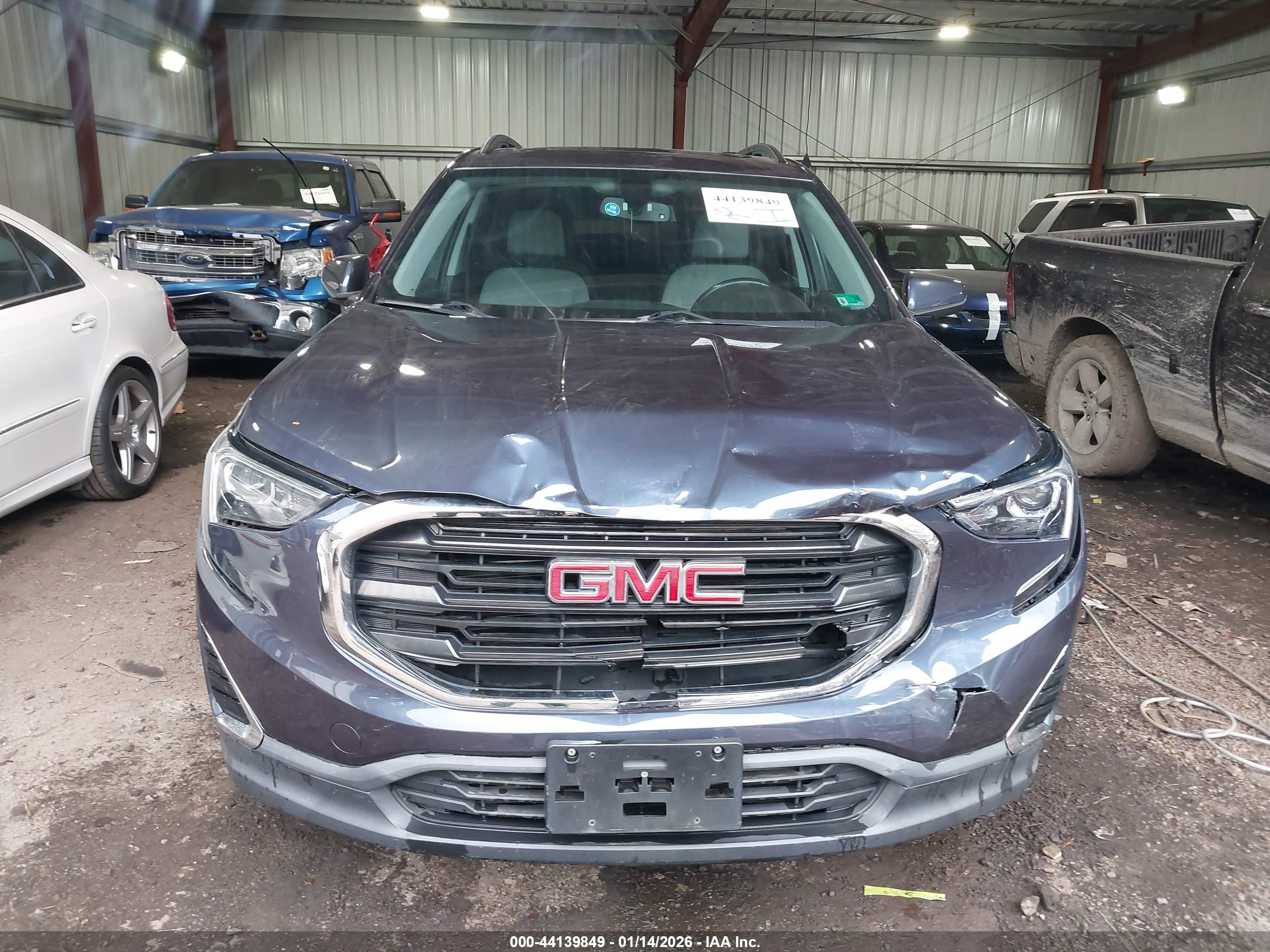 GMC TERRAIN image 6