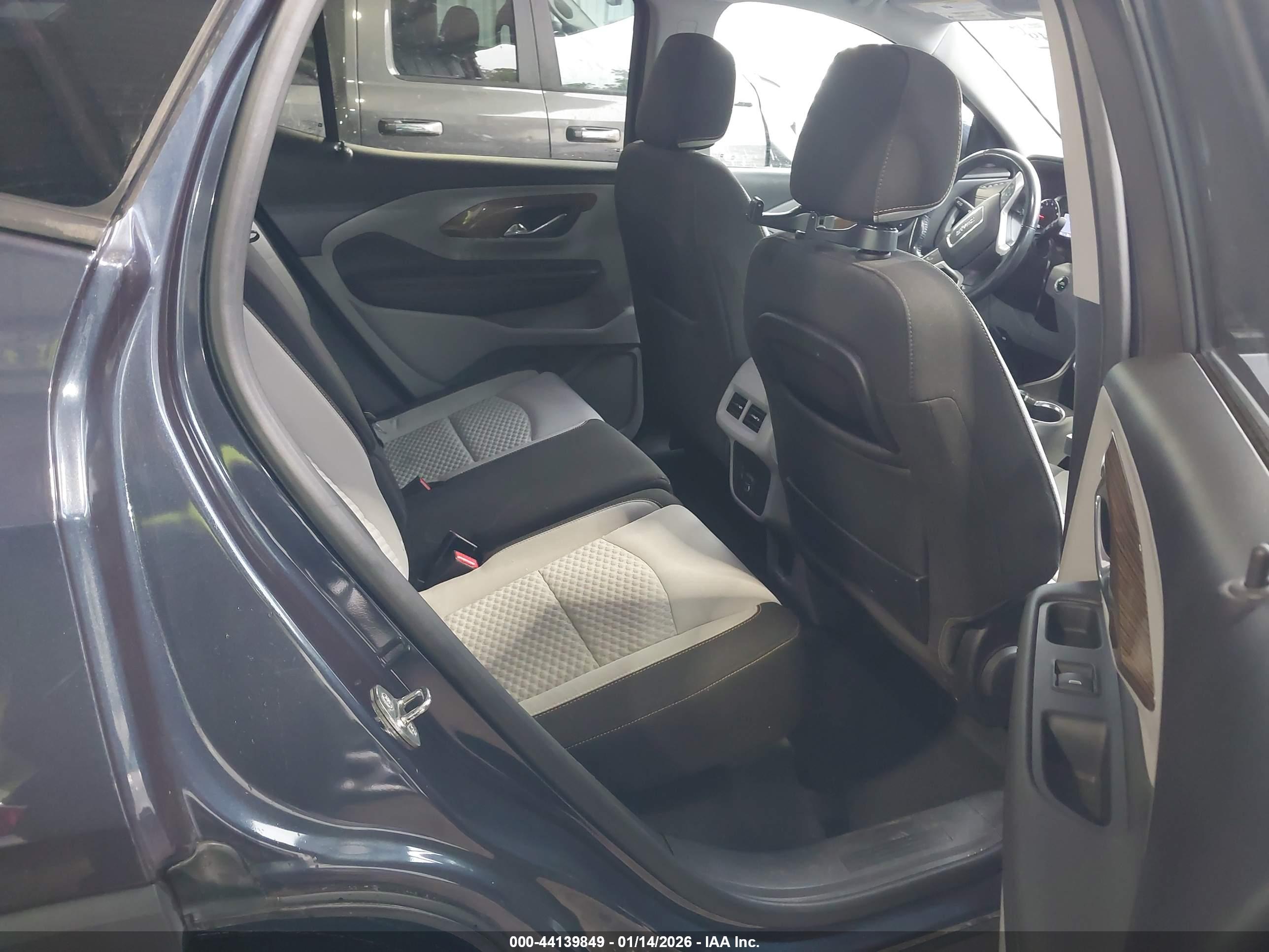 GMC TERRAIN image 8