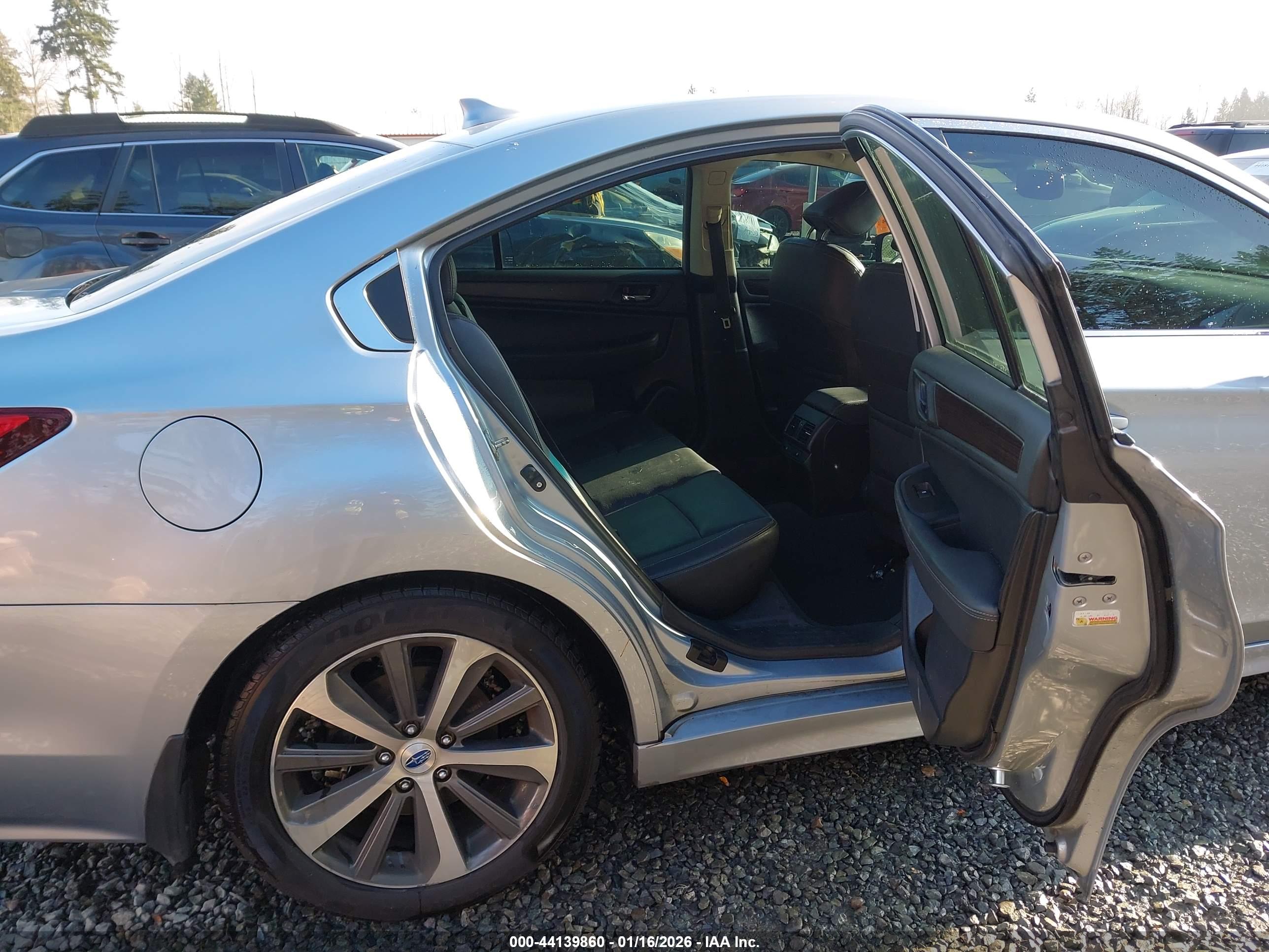 SUBARU LEGACY image 8