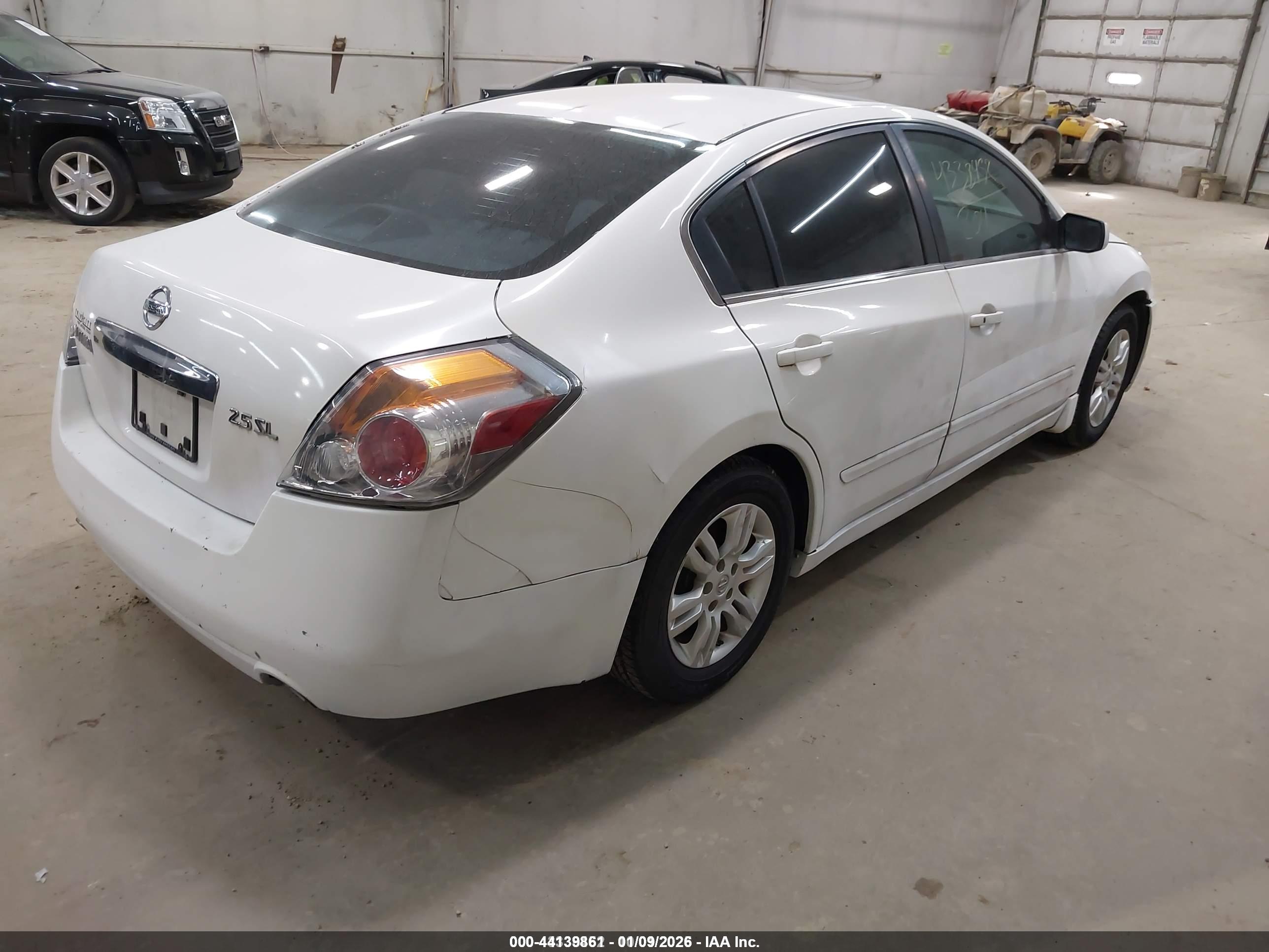 NISSAN ALTIMA image 4