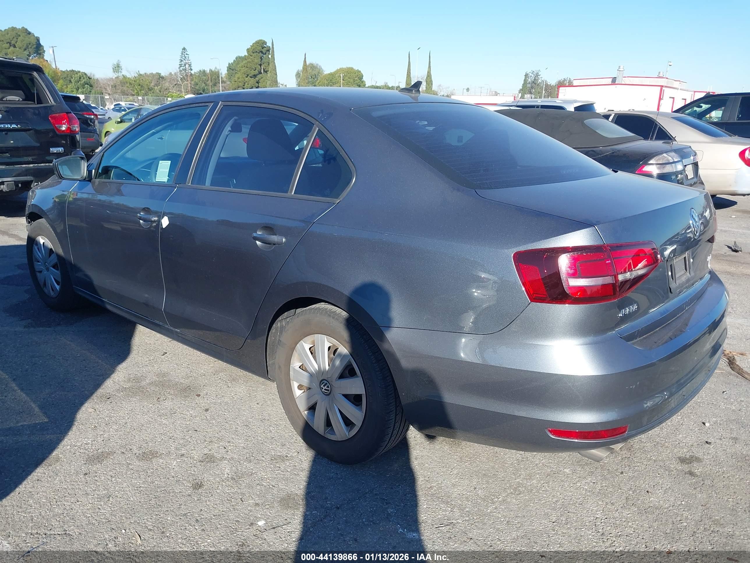 VOLKSWAGEN JETTA image 3
