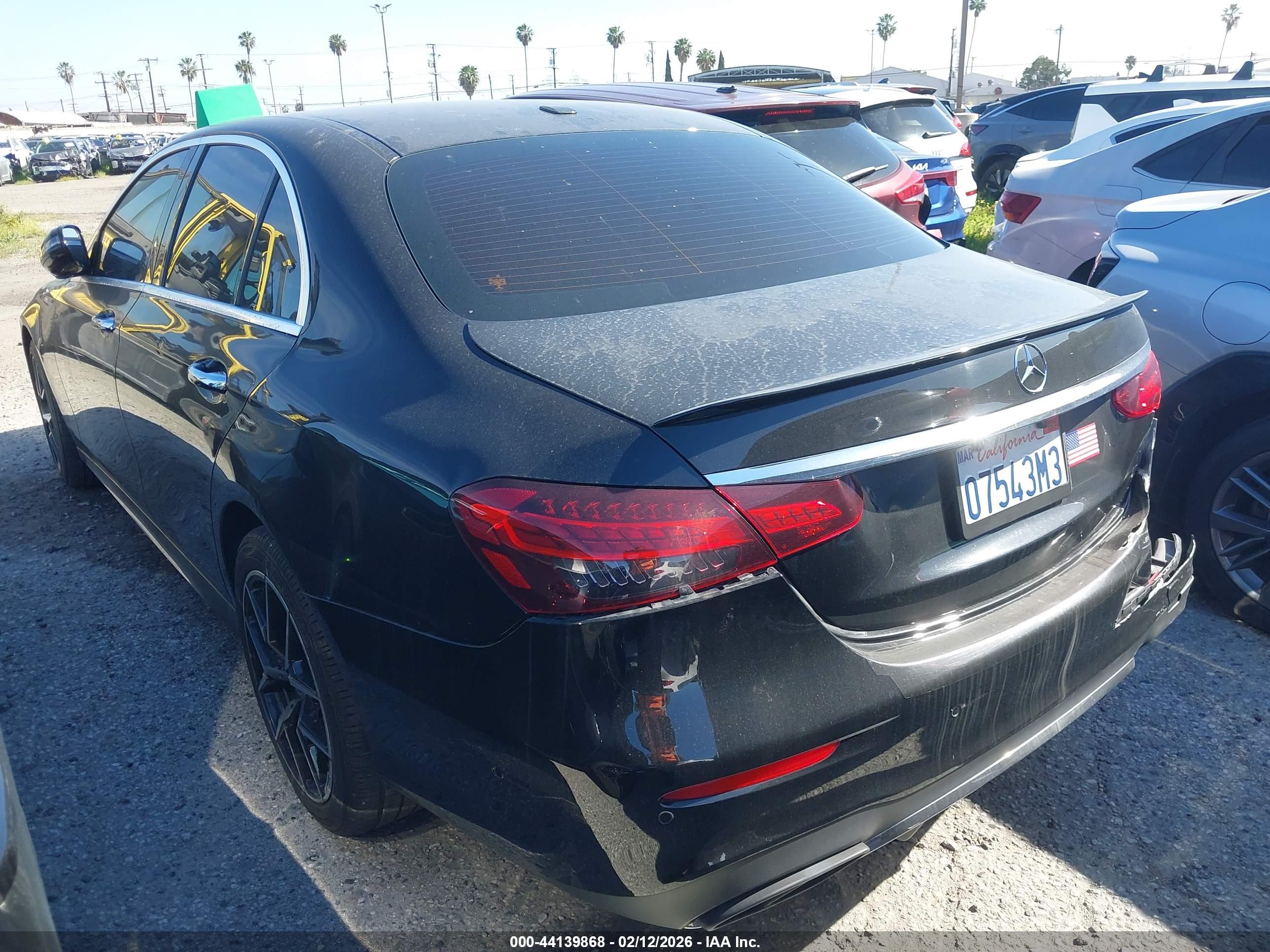 MERCEDES-BENZ E image 3