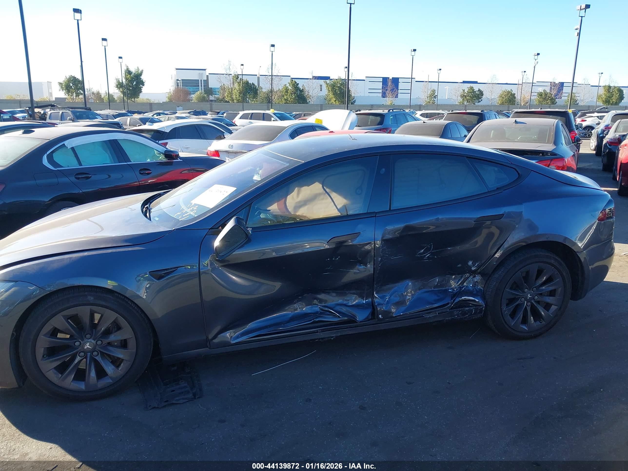 TESLA MODEL image 6