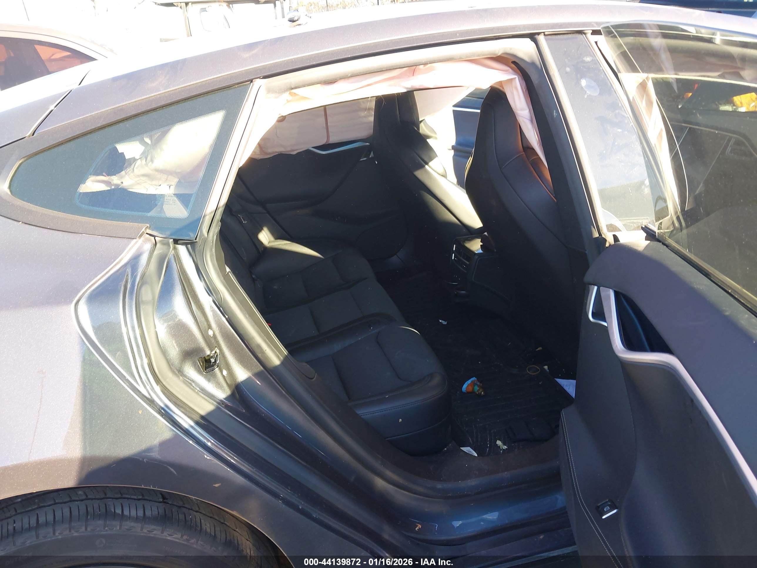 TESLA MODEL image 8