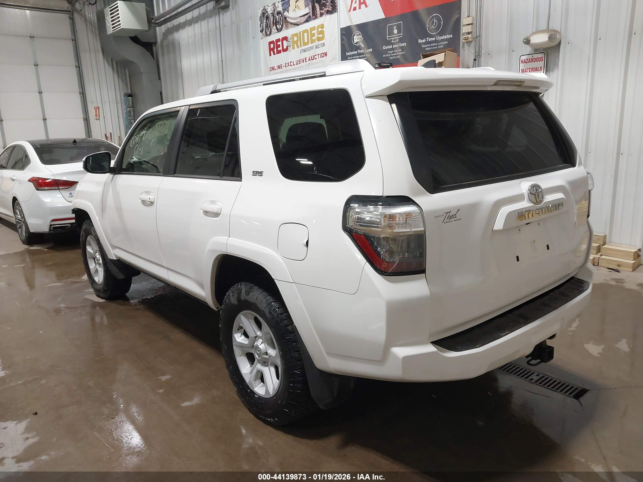 TOYOTA 4RUNNER image 3