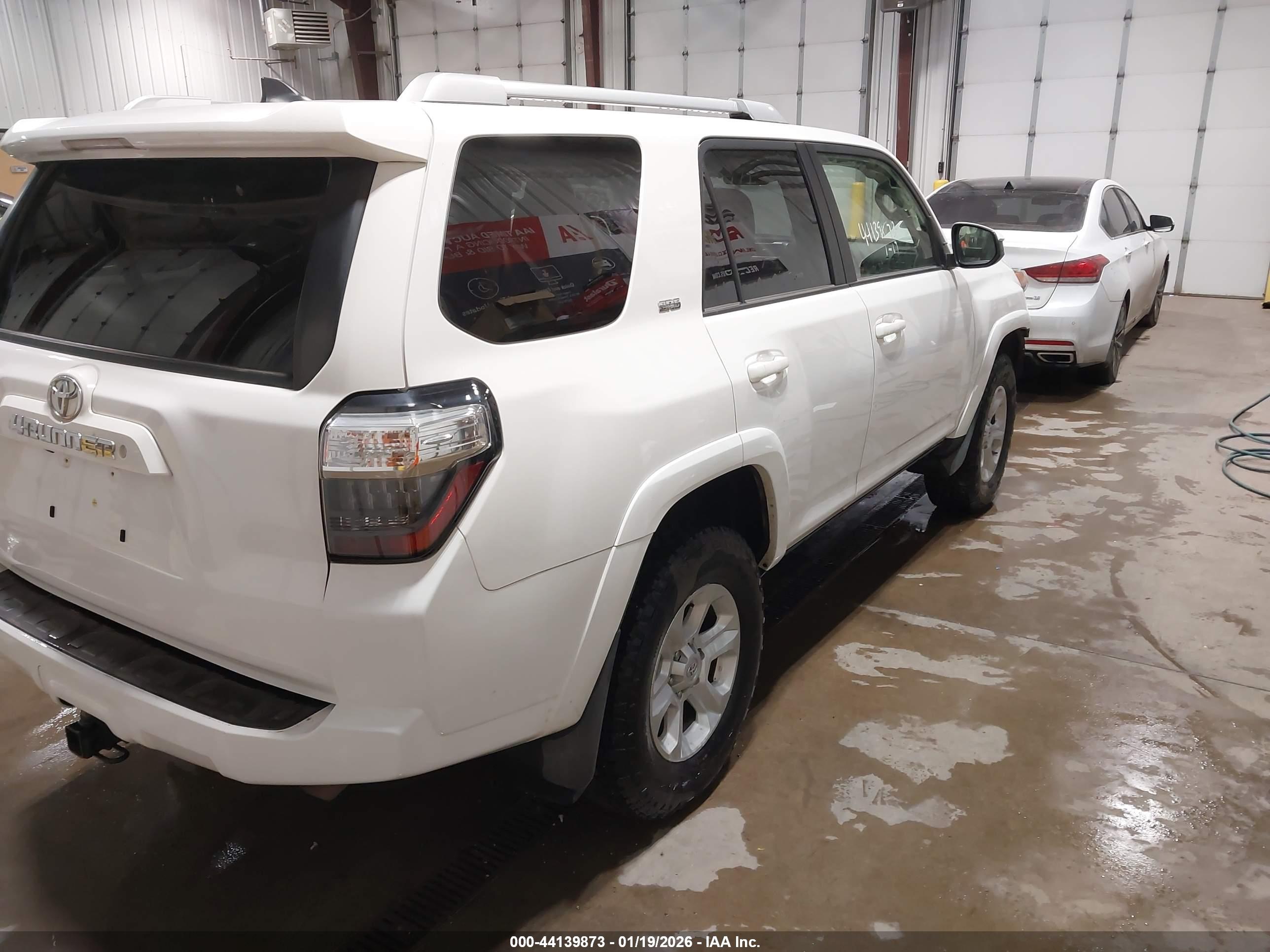 TOYOTA 4RUNNER image 4