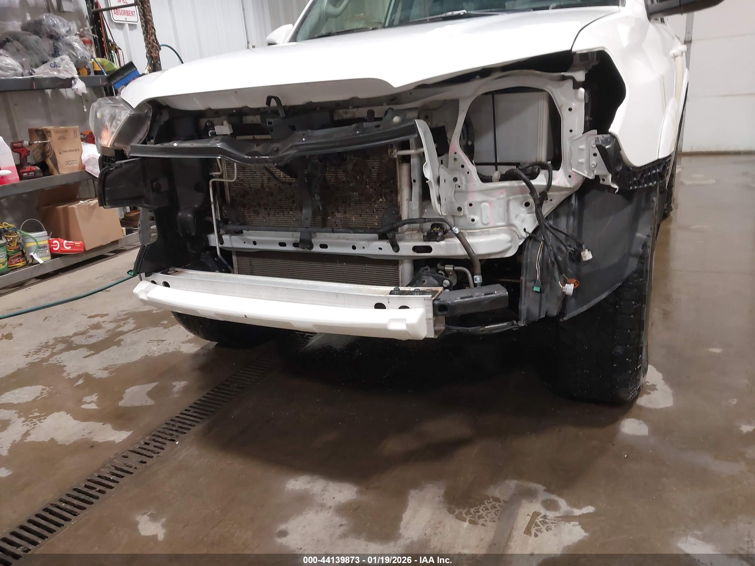 TOYOTA 4RUNNER image 6