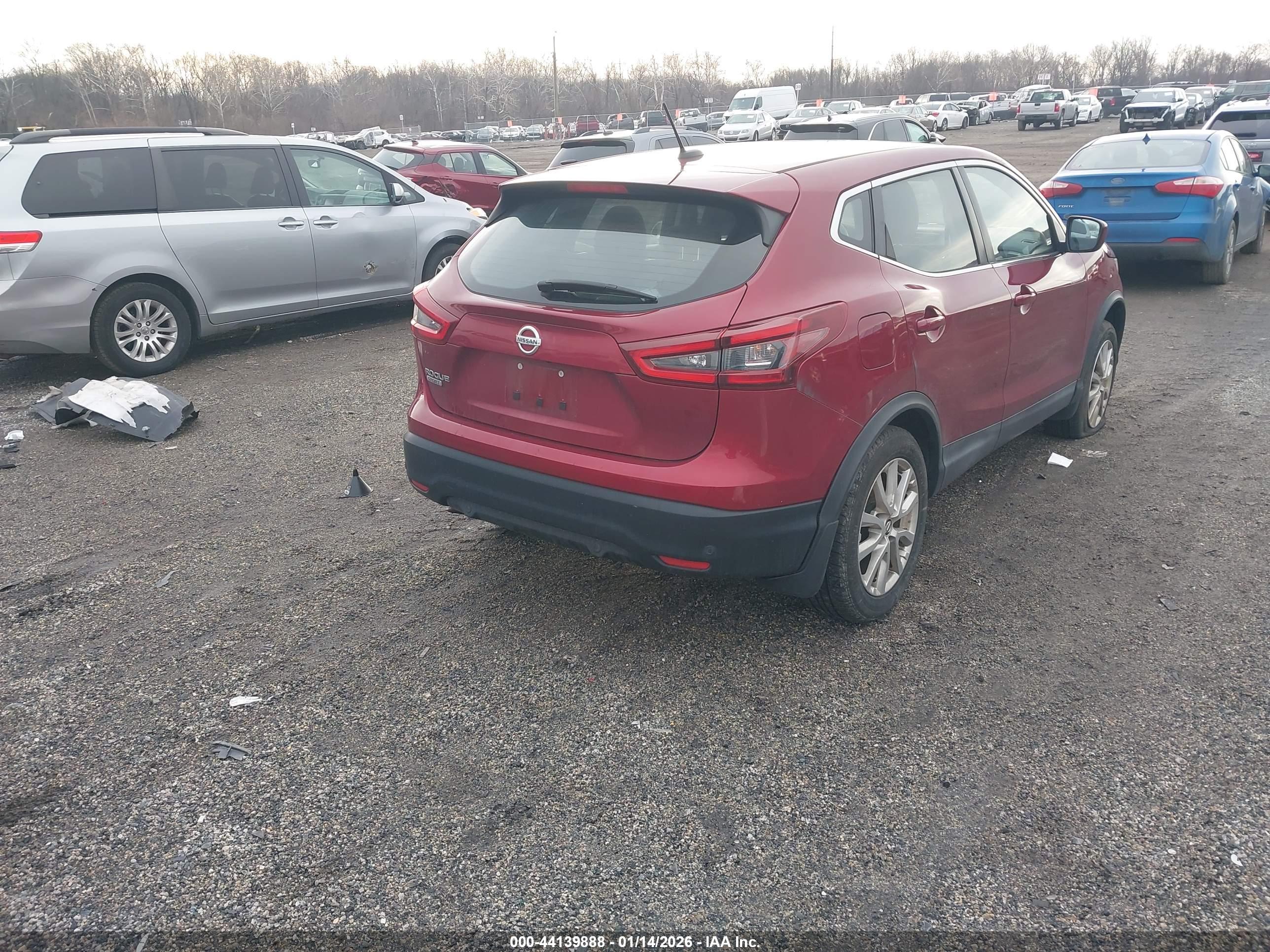 NISSAN ROGUE image 4