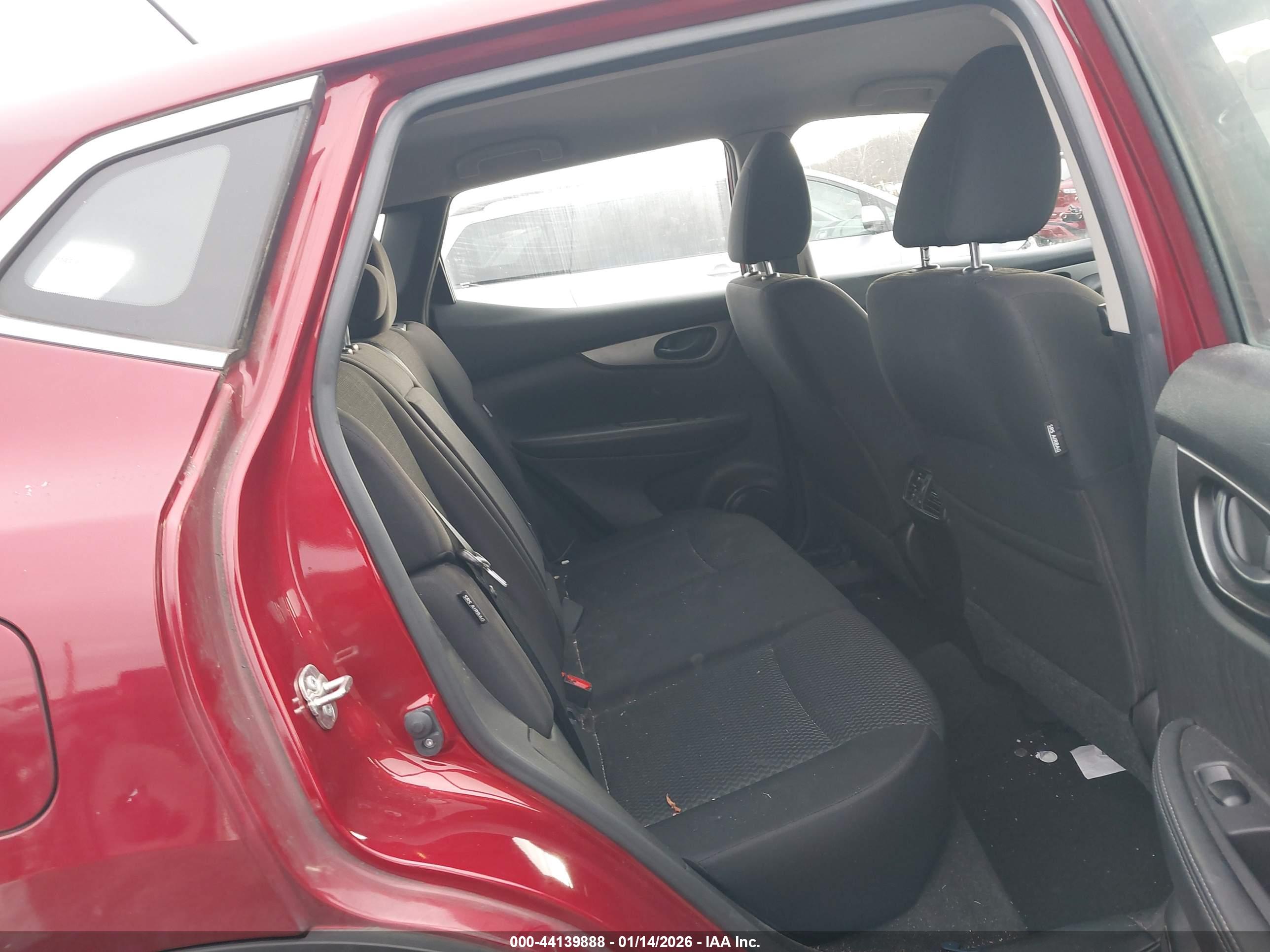NISSAN ROGUE image 8