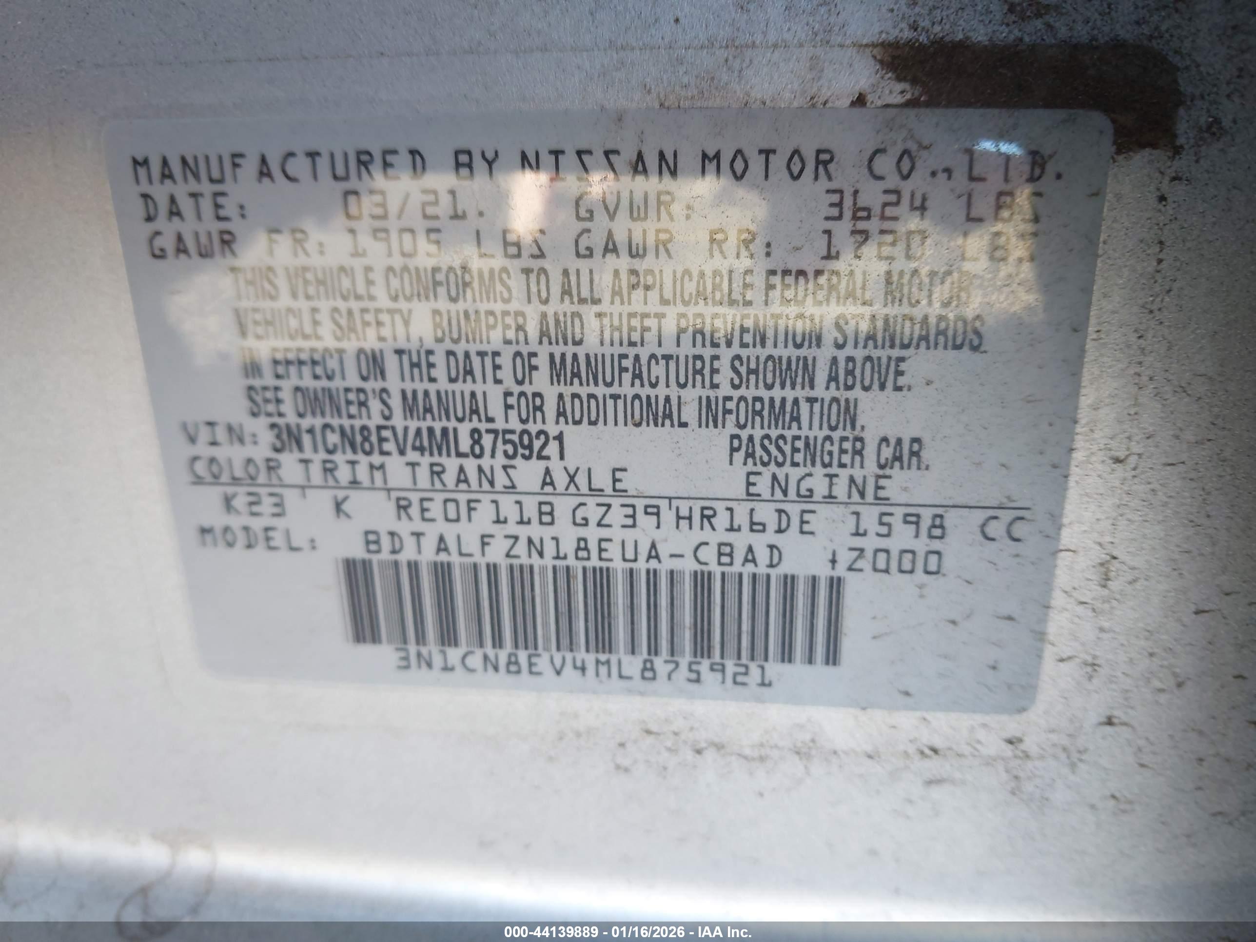 NISSAN VERSA image 9