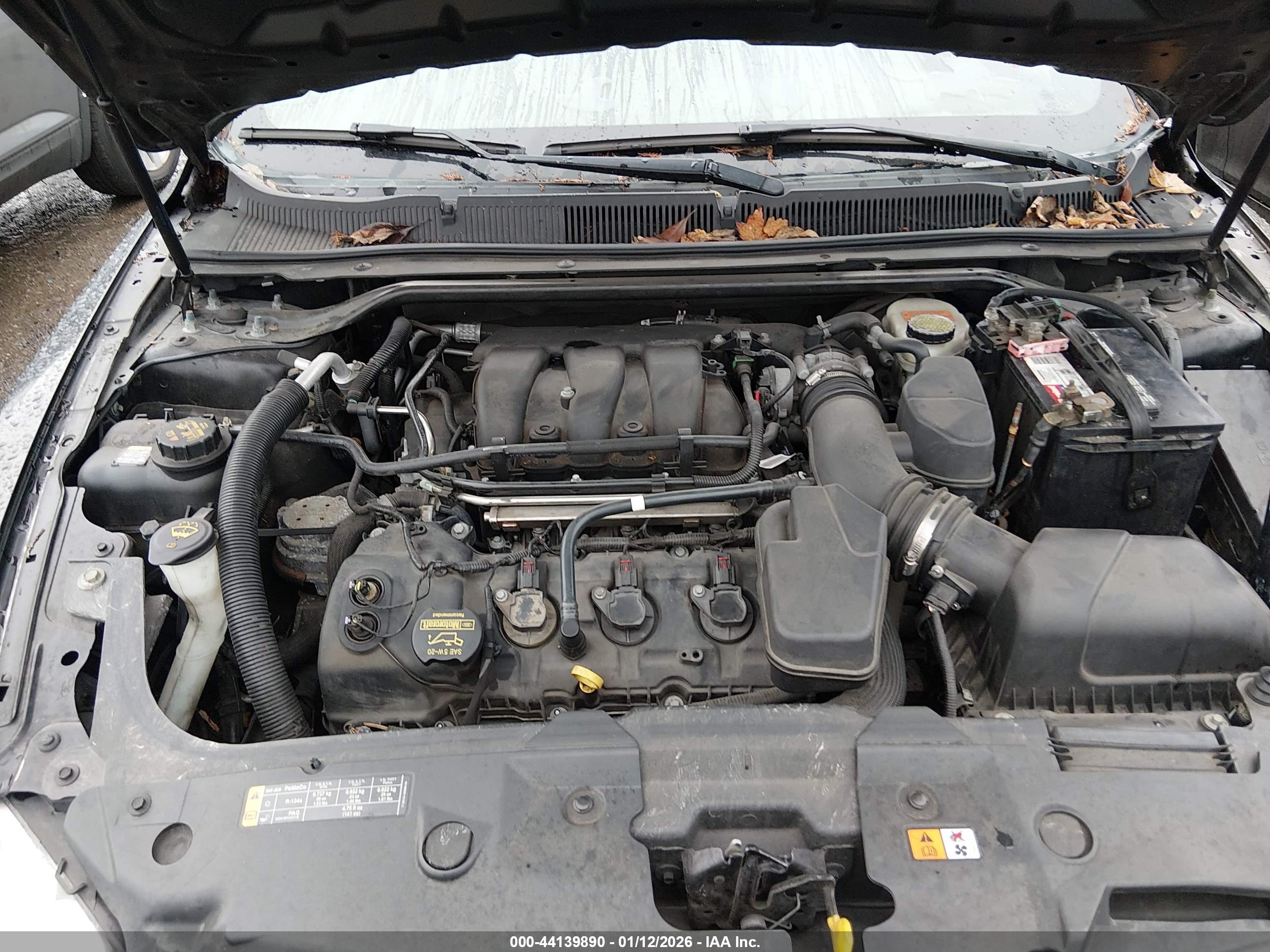 FORD TAURUS image 10