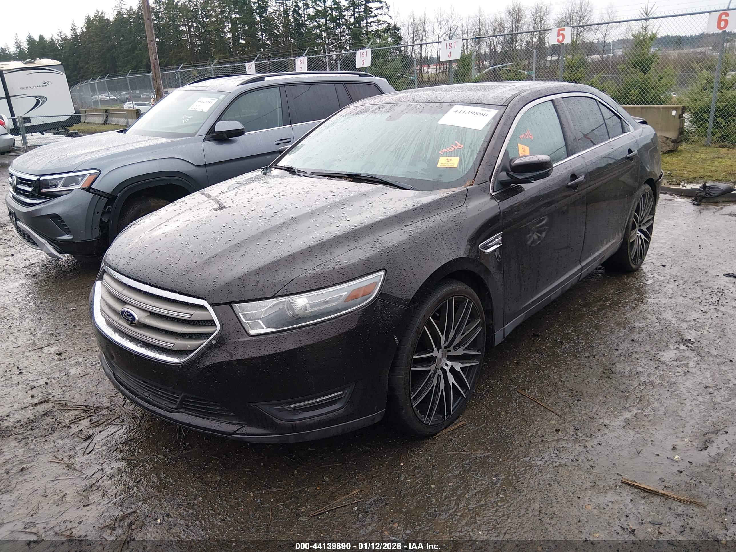FORD TAURUS image 2