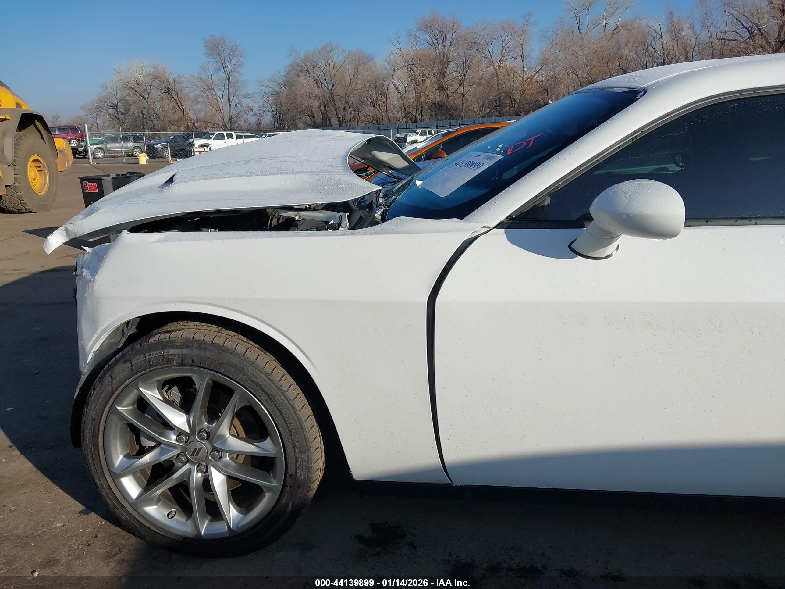 DODGE CHALLENGER image 6