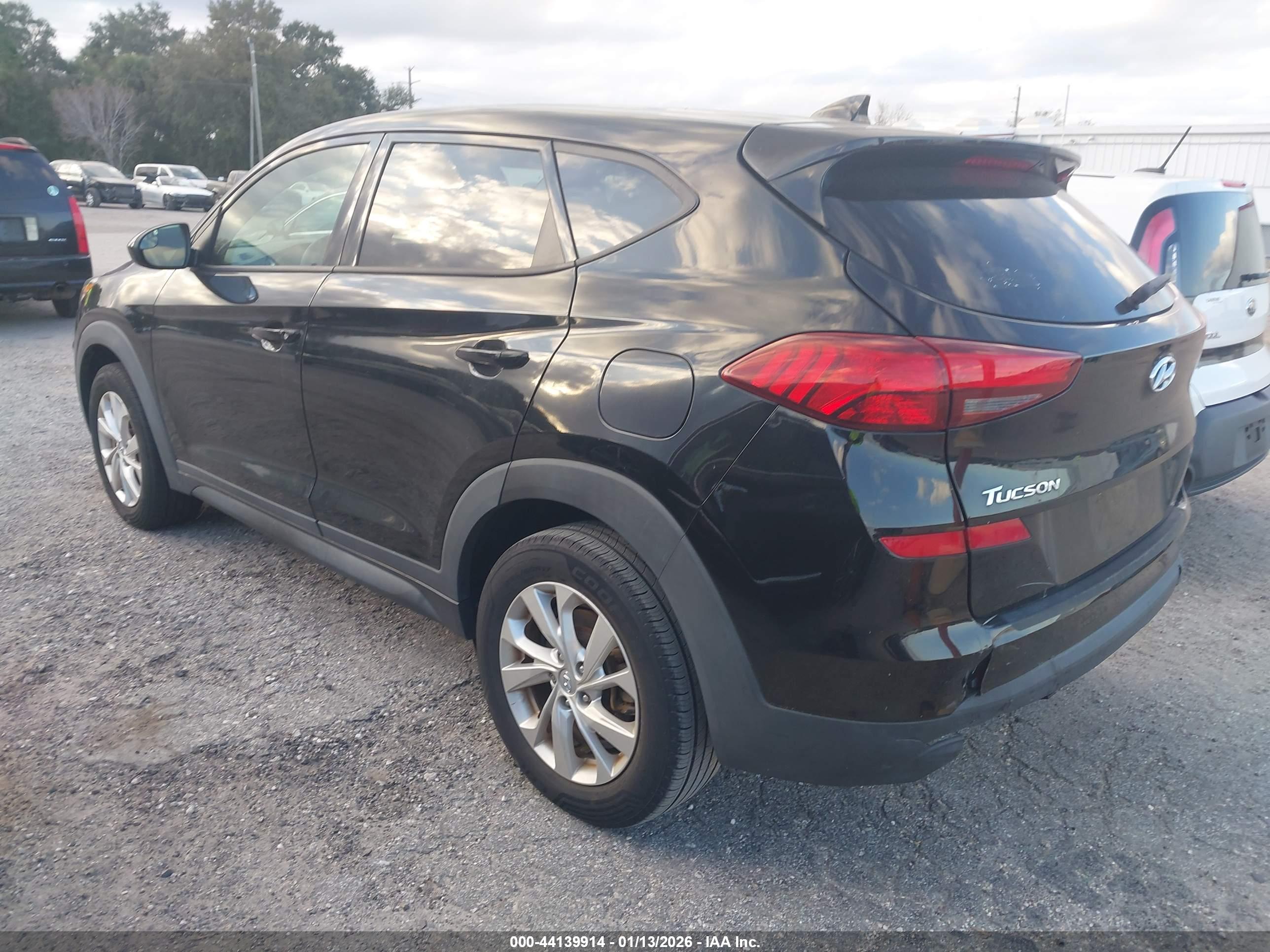 HYUNDAI TUCSON image 3