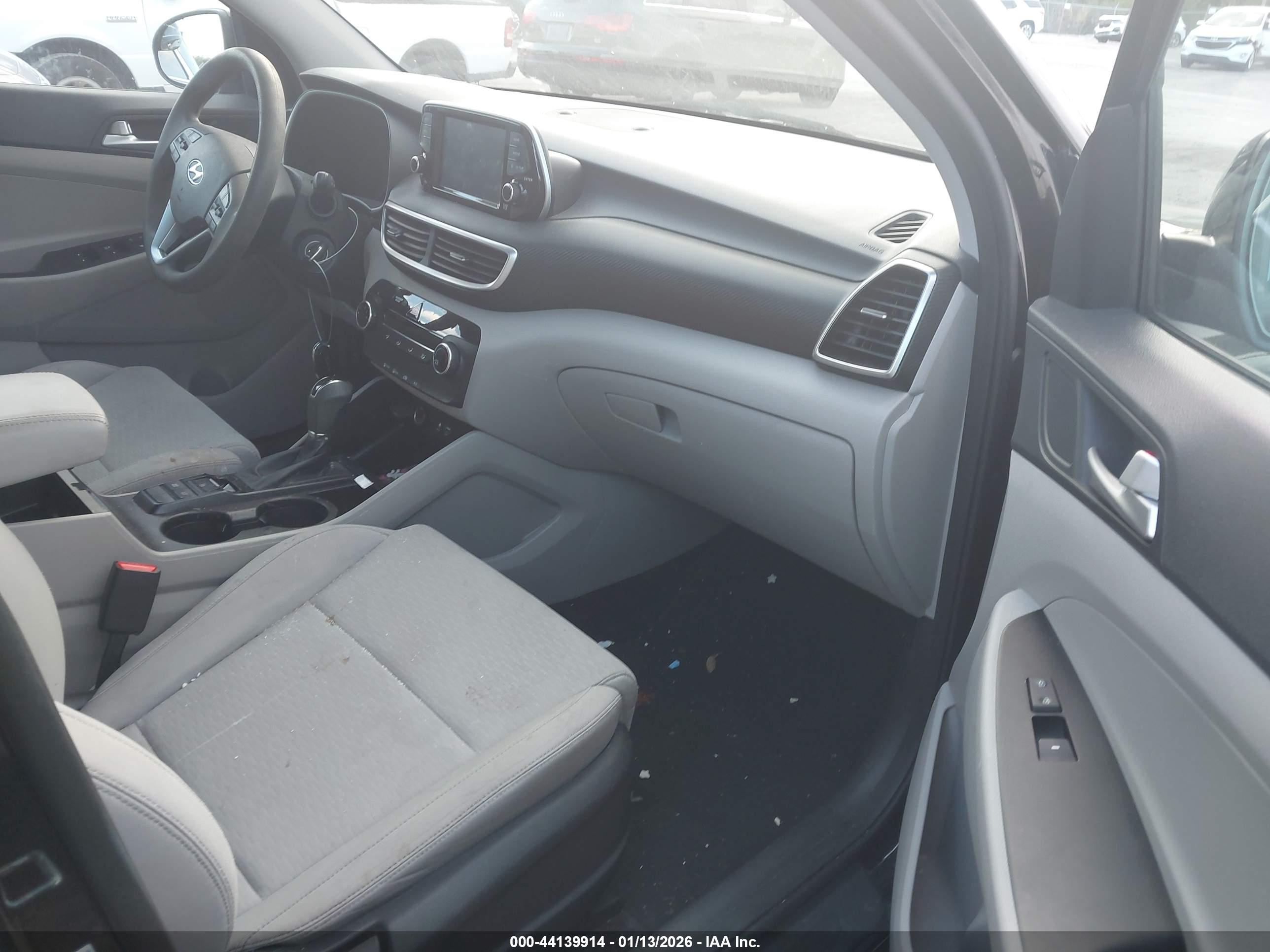 HYUNDAI TUCSON image 5
