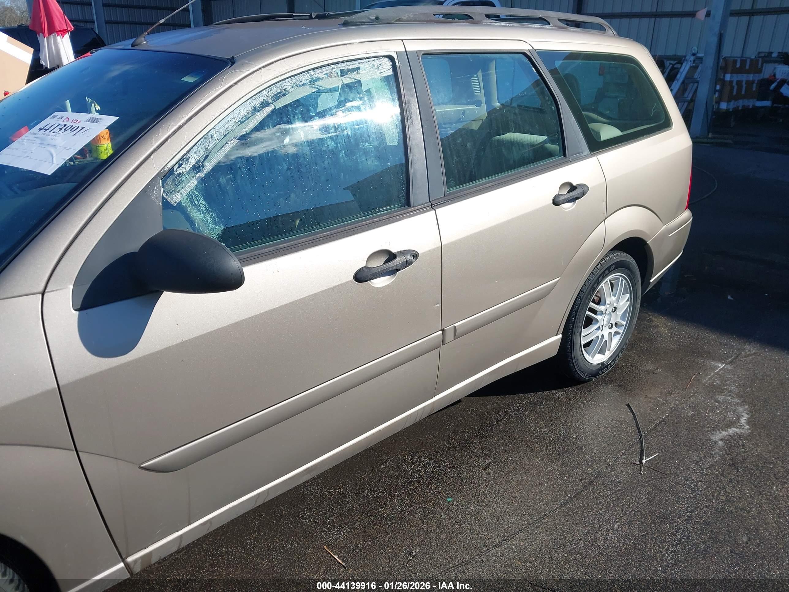 FORD FOCUS image 6
