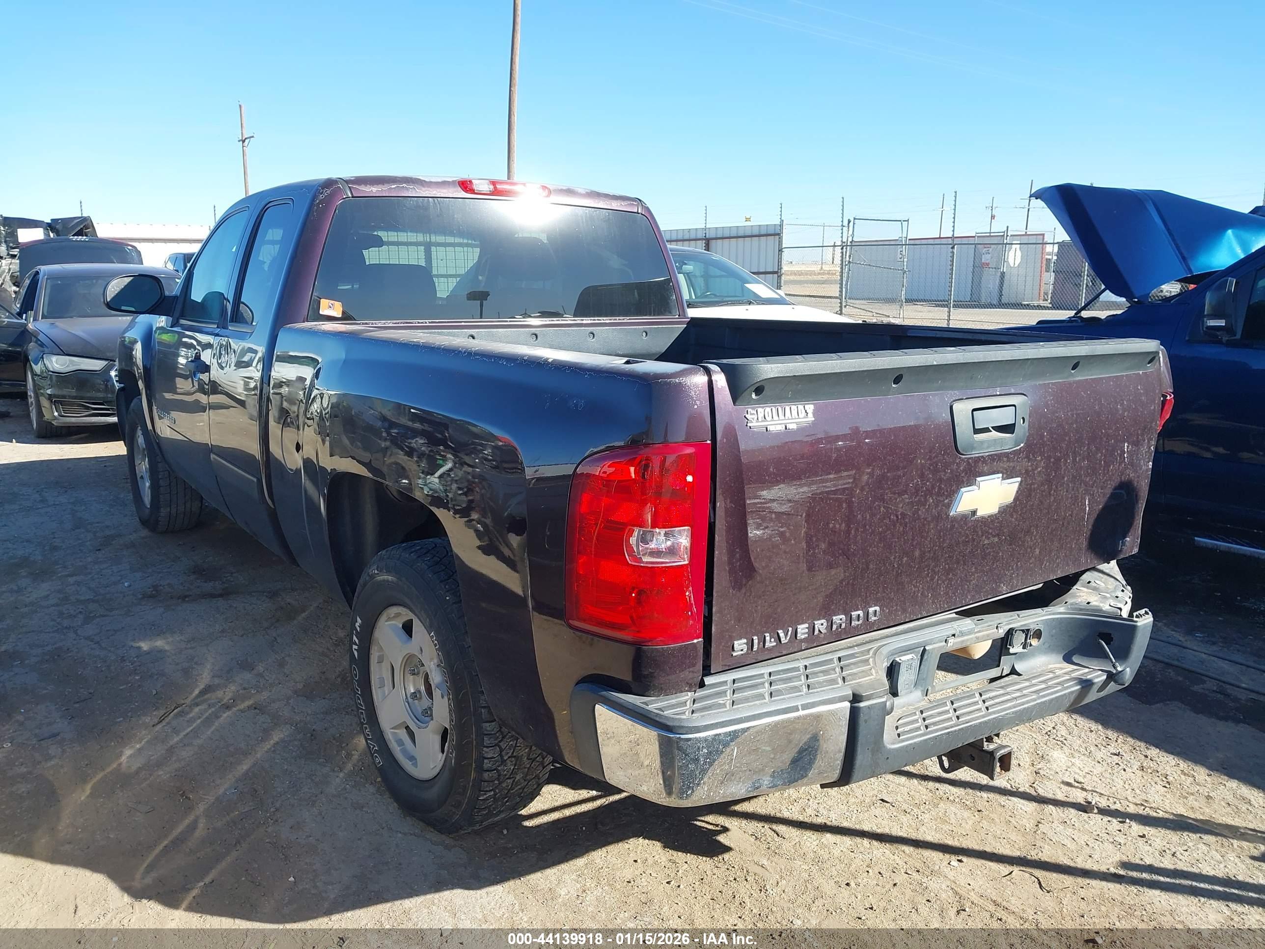 CHEVROLET SILVERADO image 3