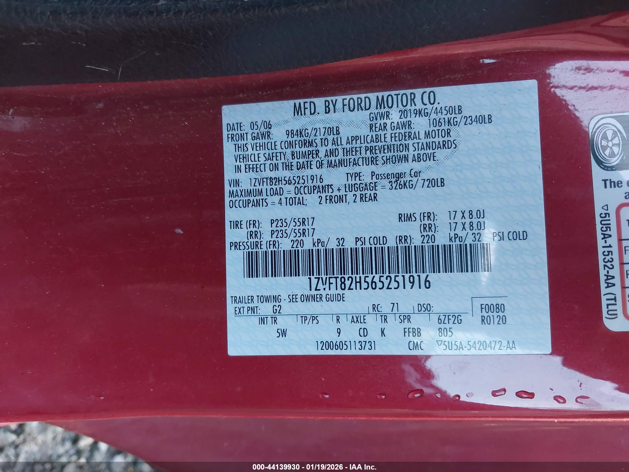 FORD MUSTANG image 9