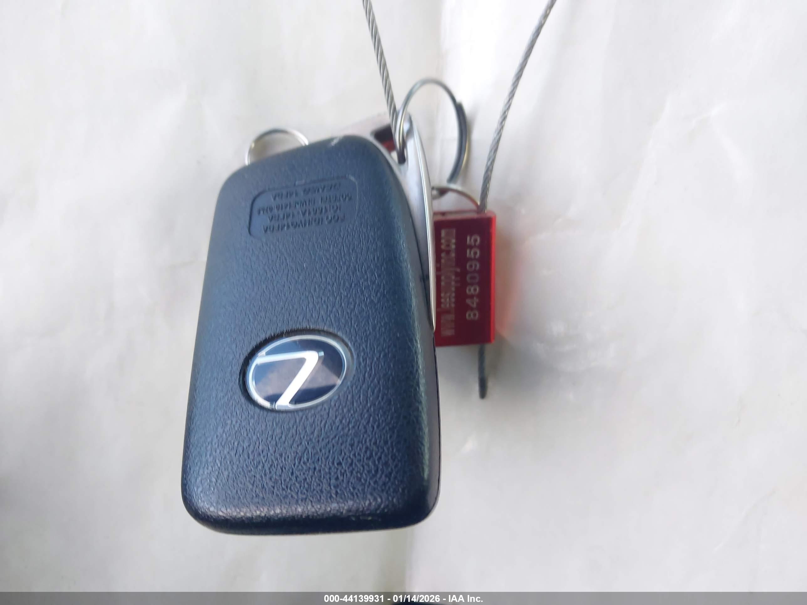 LEXUS ES image 11